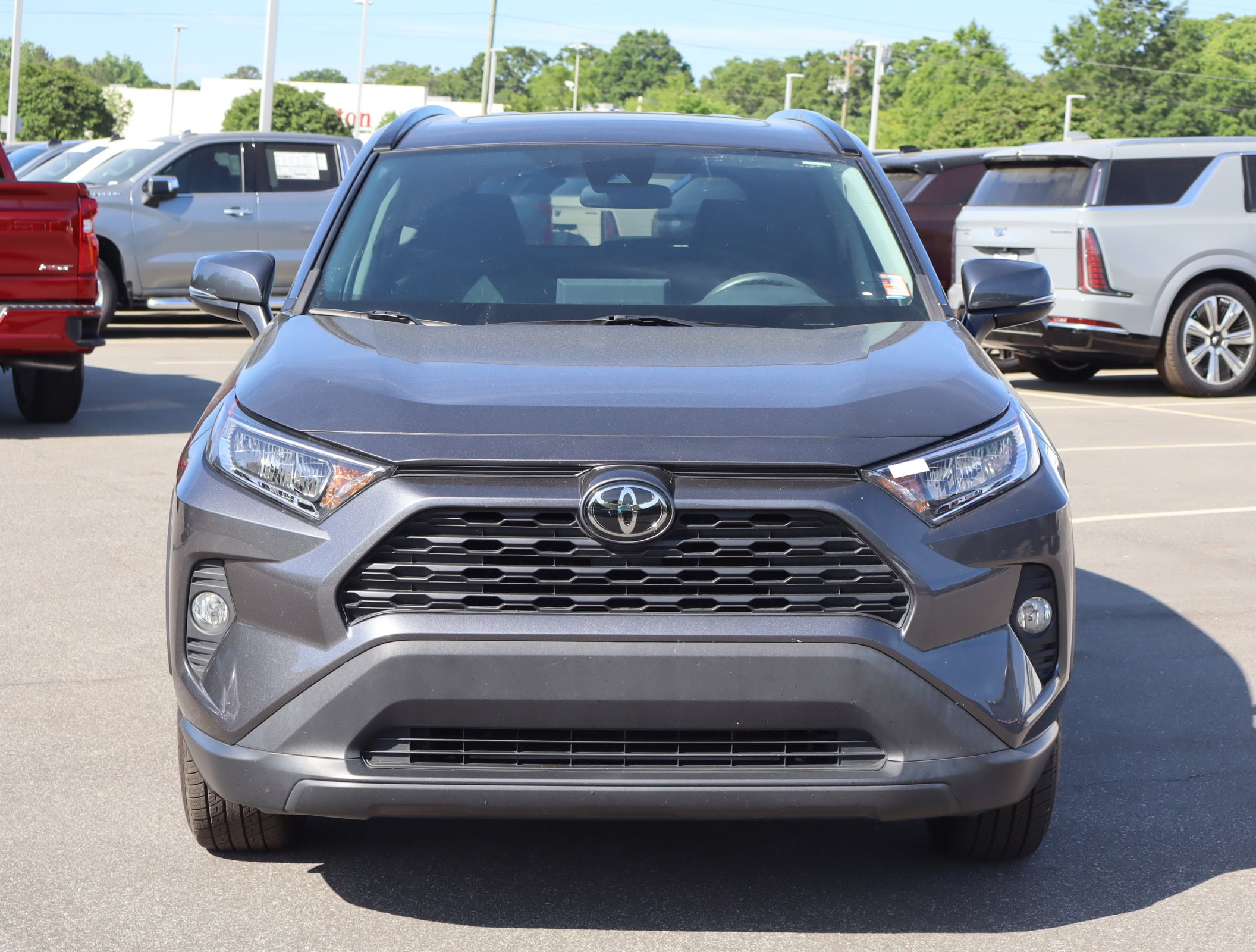 2021 Toyota RAV4 XLE photo 2
