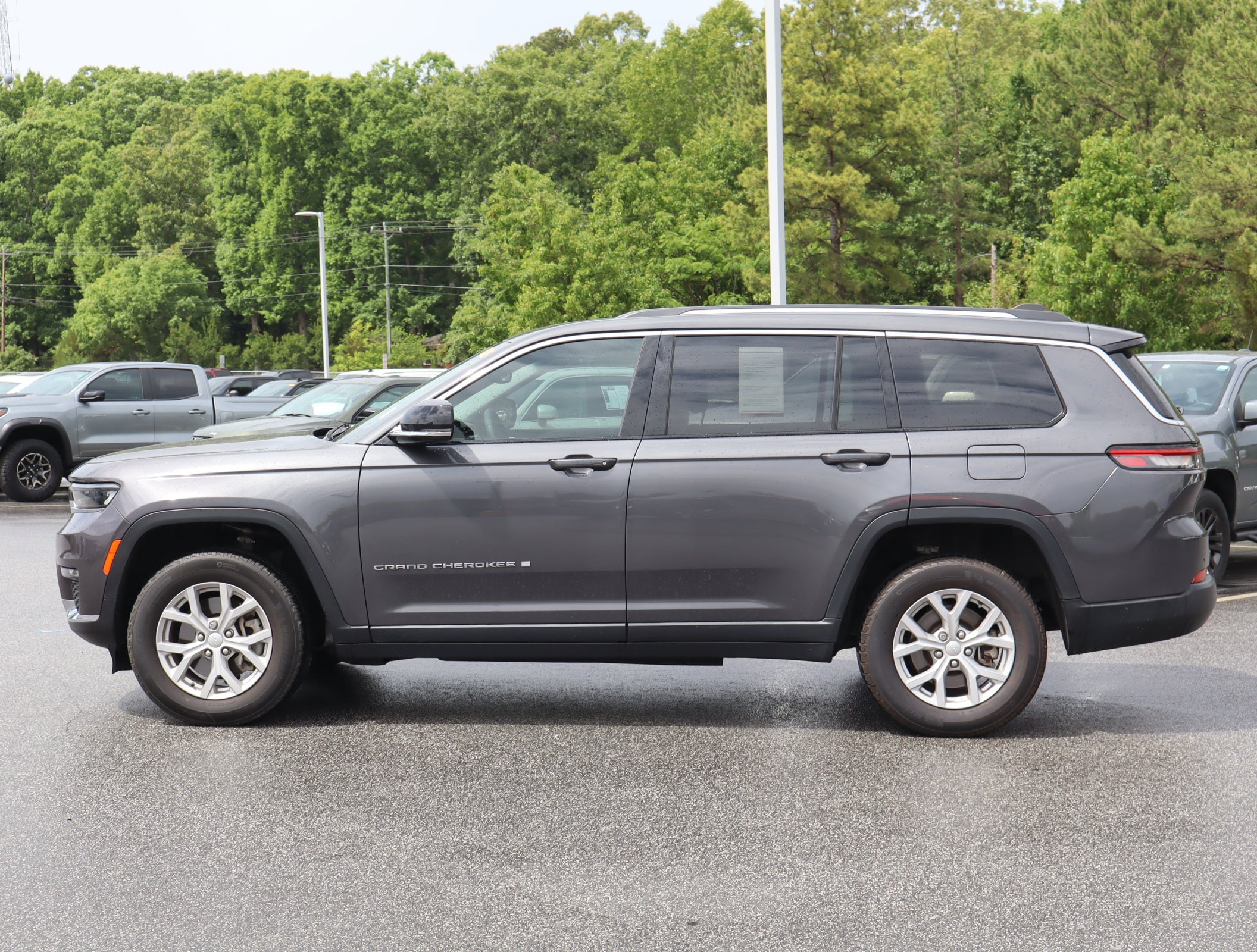 2023 Jeep Grand Cherokee L Limited photo 5