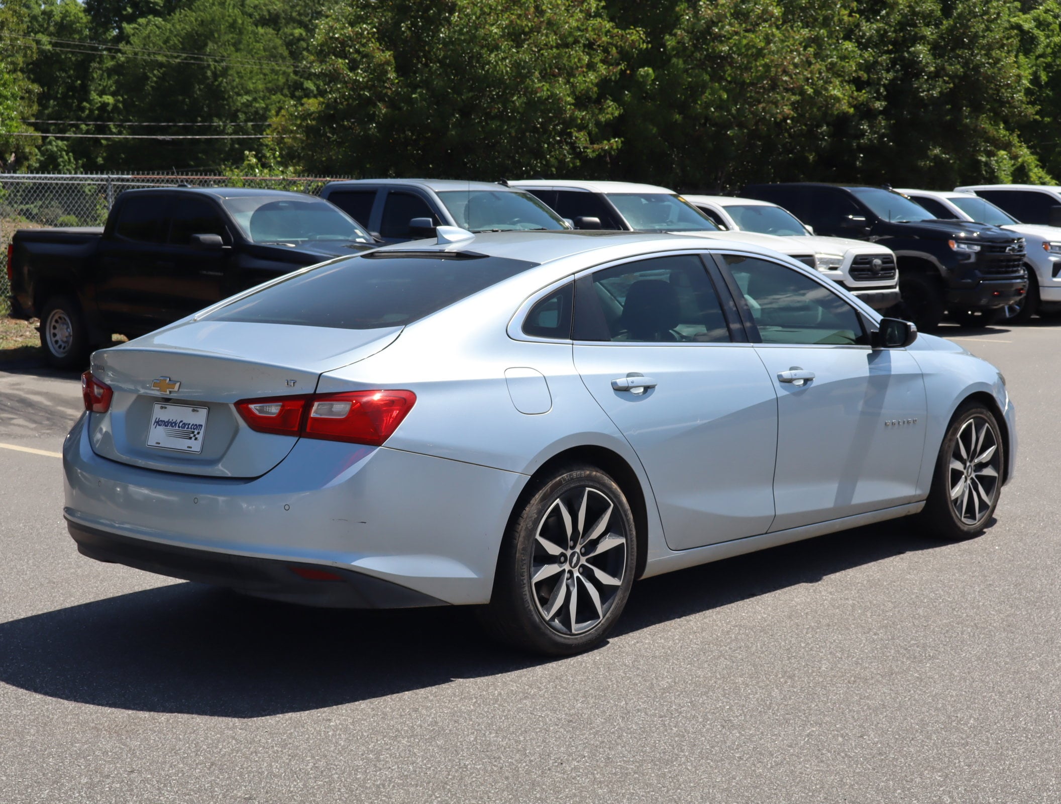 2017 Chevrolet Malibu LT photo 3