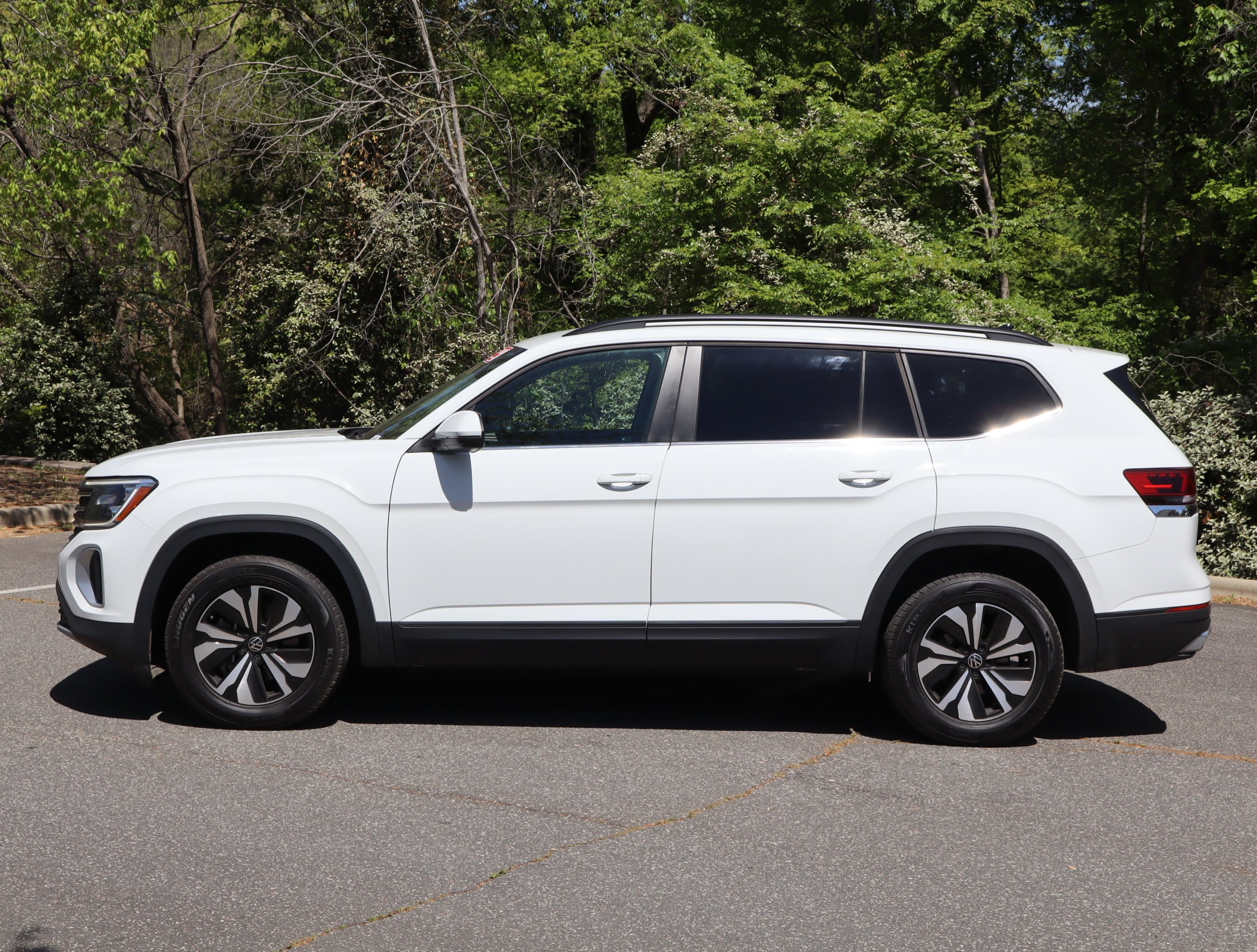 2024 Volkswagen Atlas 2.0T SE photo 5