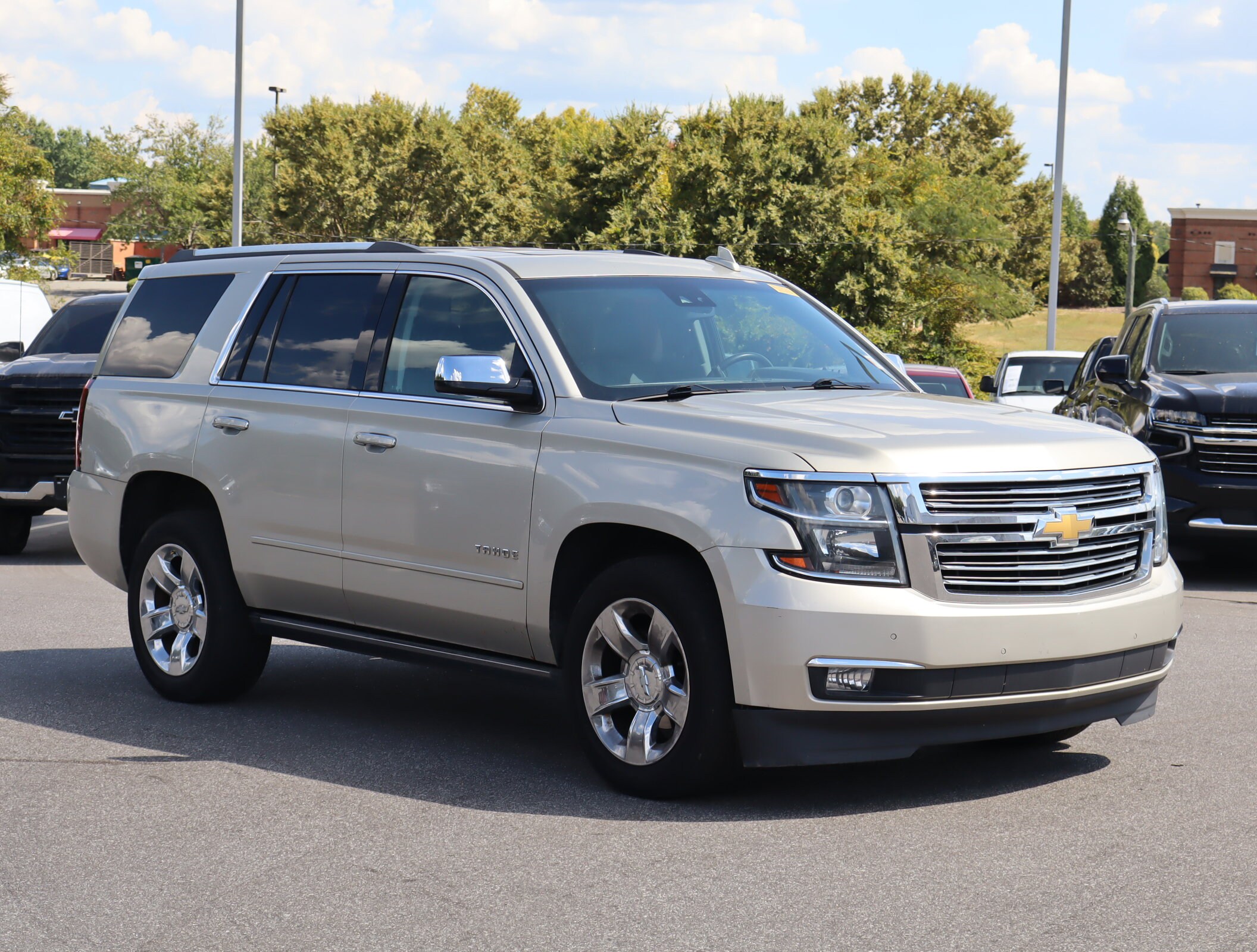 2017 Chevrolet Tahoe Premier photo 2
