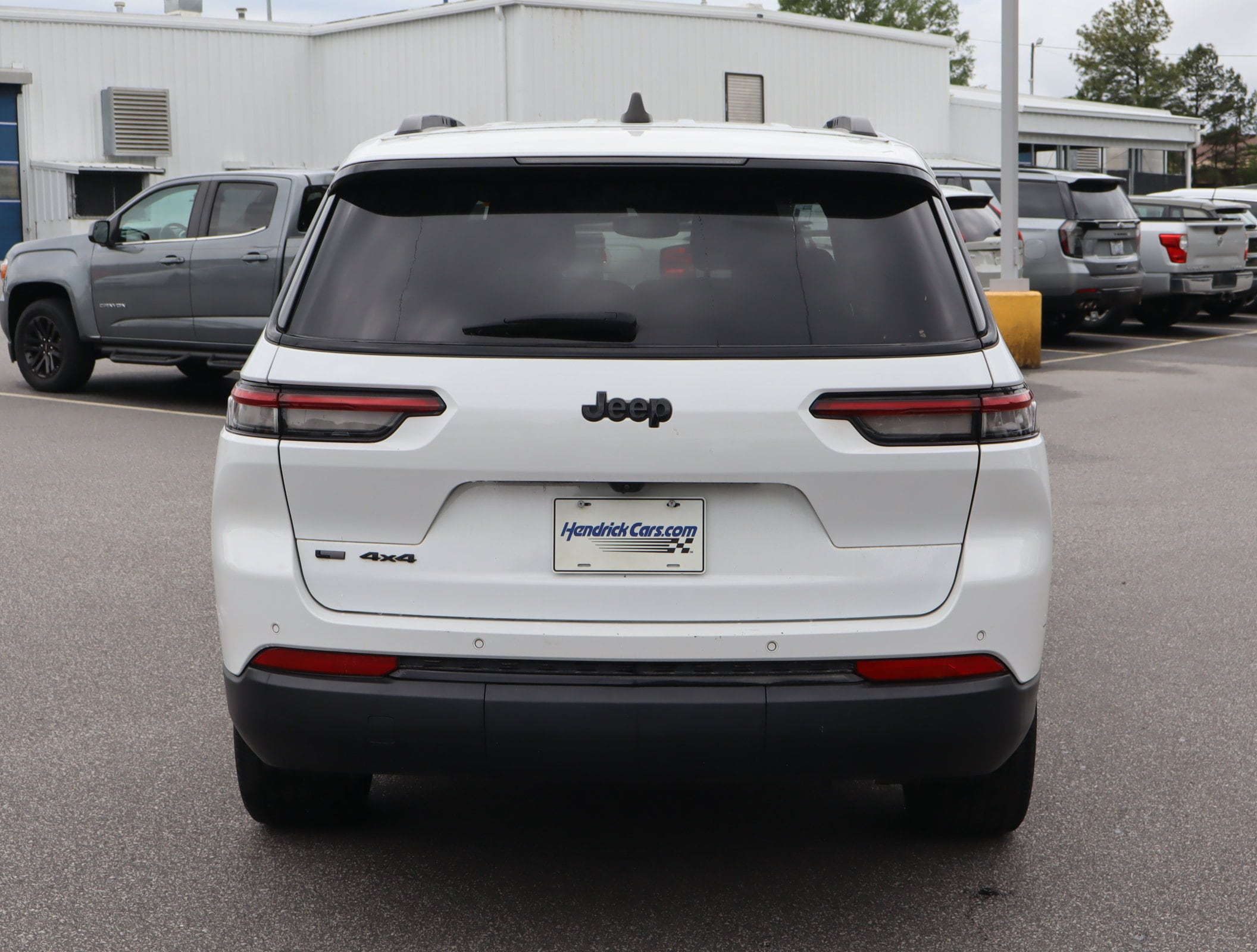 2023 Jeep Grand Cherokee L Altitude photo 3