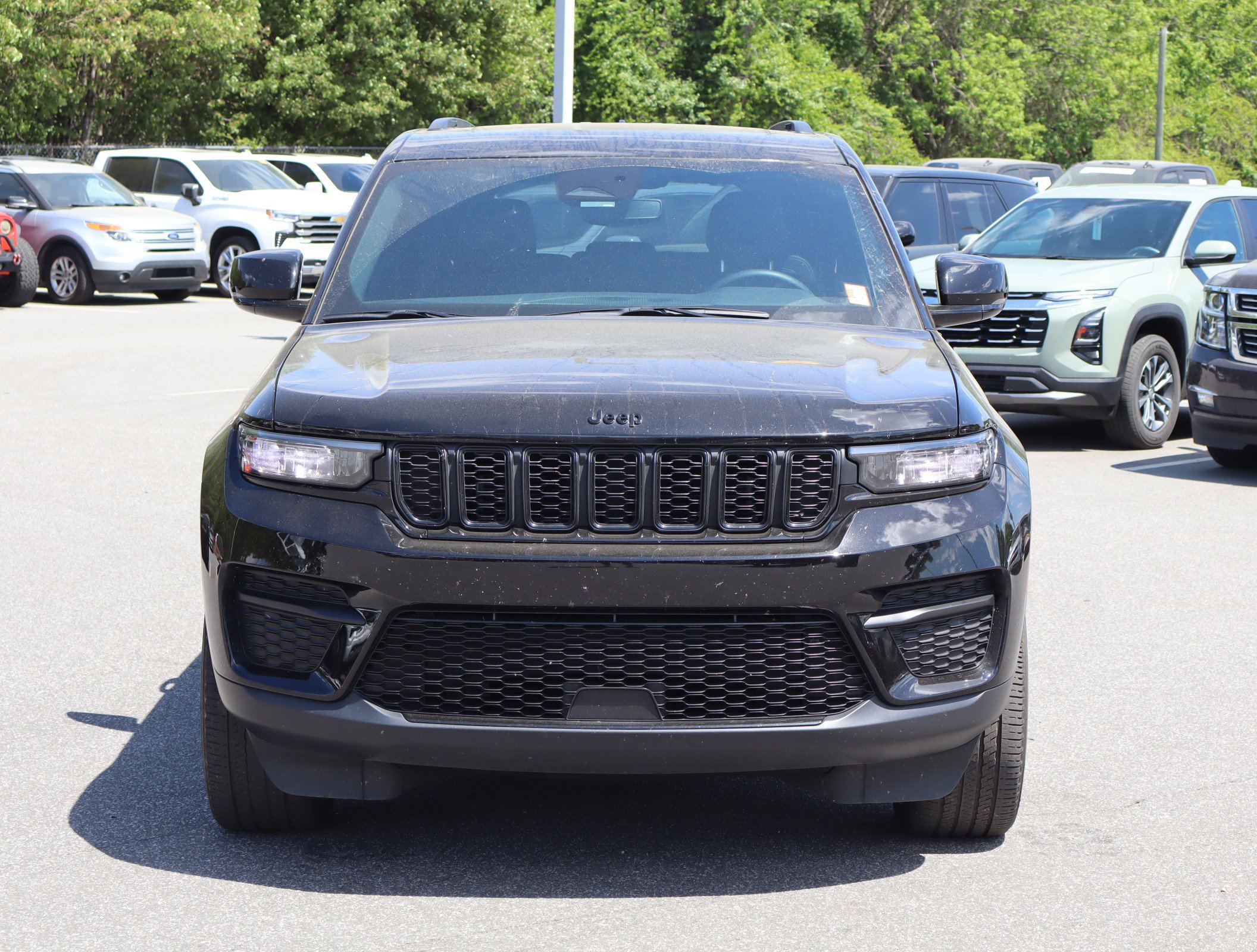 2023 Jeep Grand Cherokee Altitude photo 2