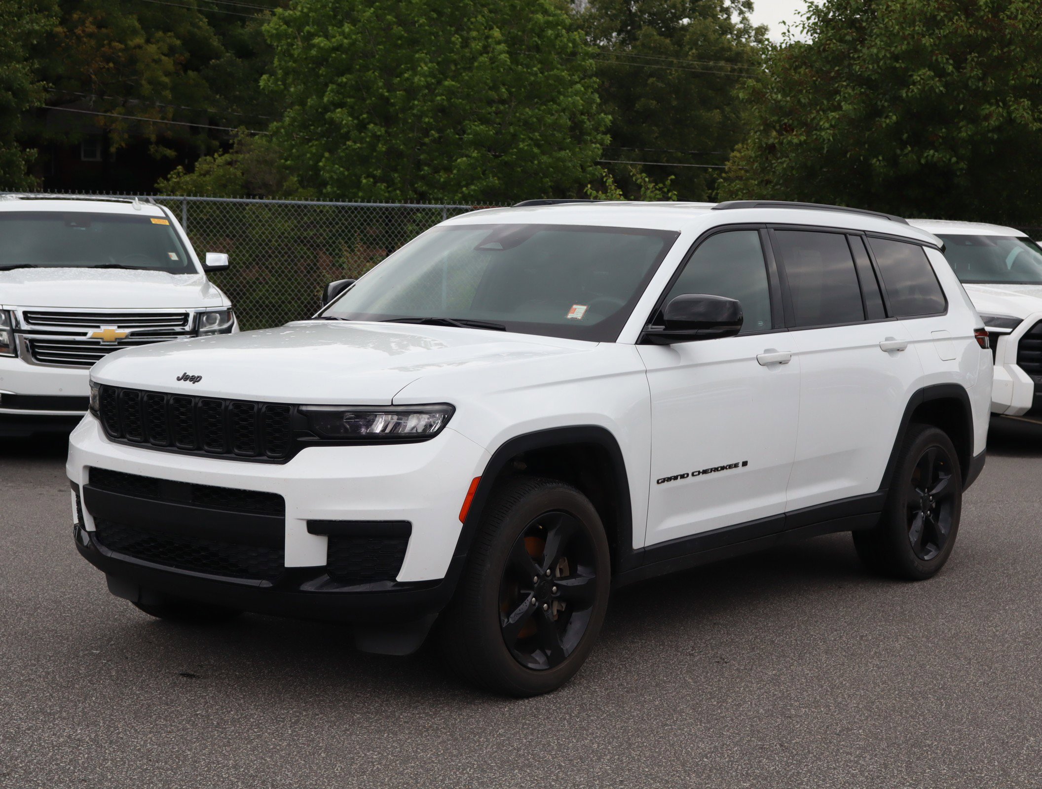 2023 Jeep Grand Cherokee L Altitude photo 4