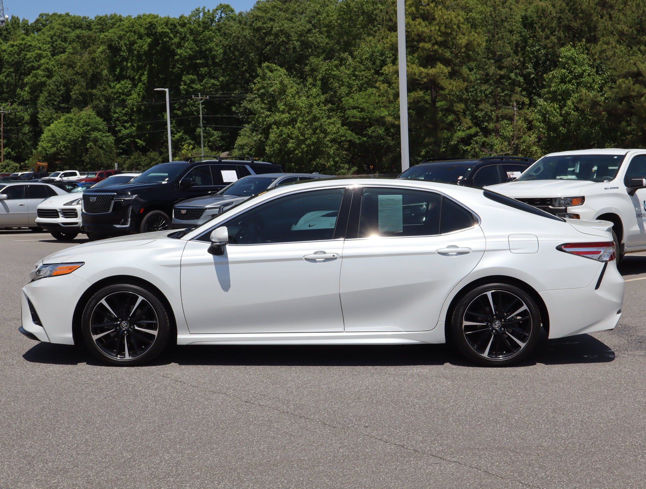 2020 Toyota Camry XSE photo 4