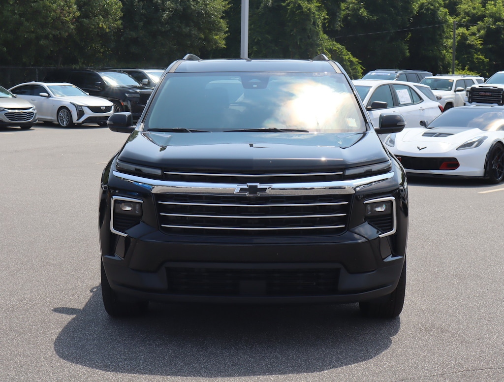 Used 2025 Chevrolet Traverse FWD LT SUV