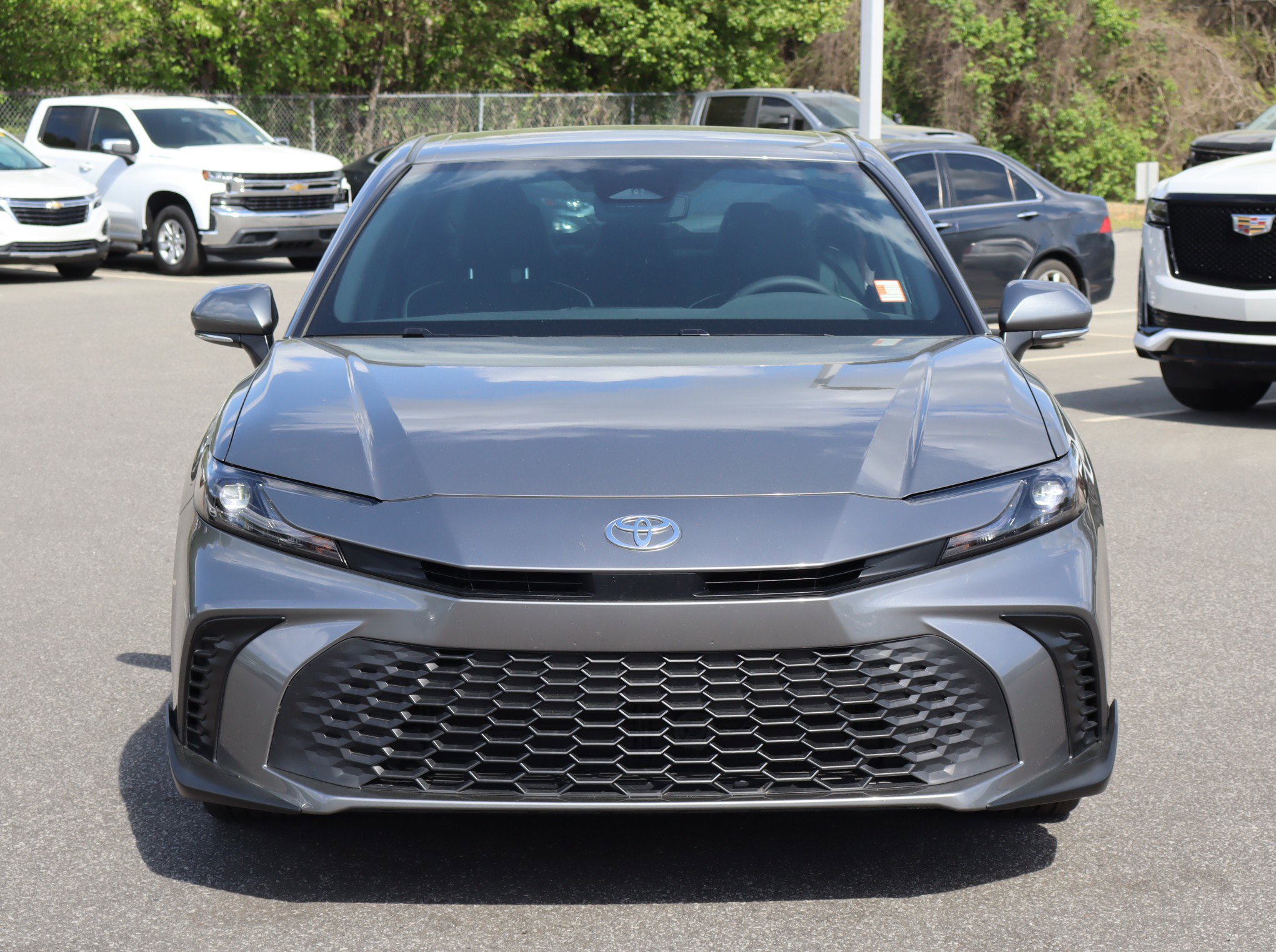 2025 Toyota Camry SE photo 2