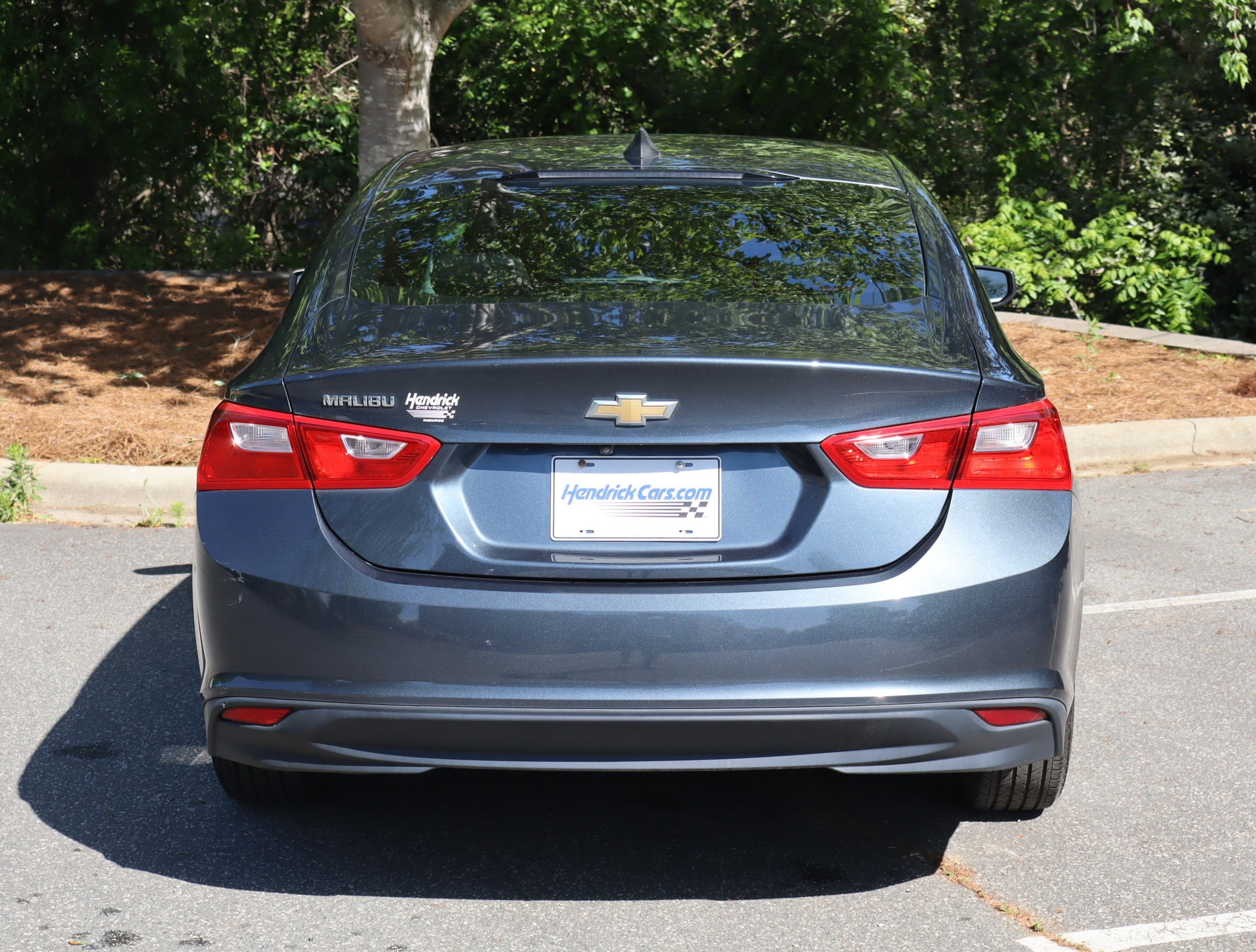 2020 Chevrolet Malibu LS photo 3