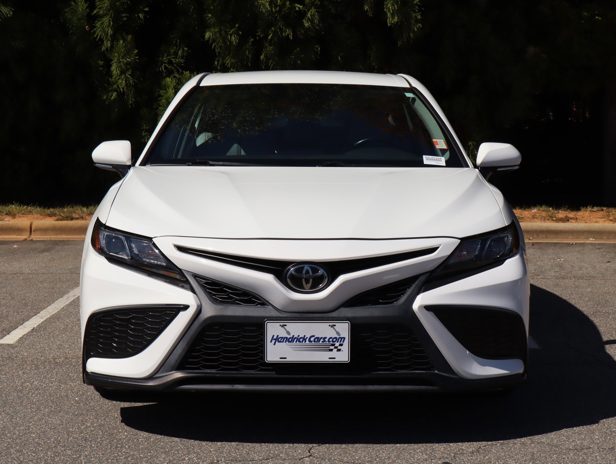 2021 Toyota Camry SE photo 2