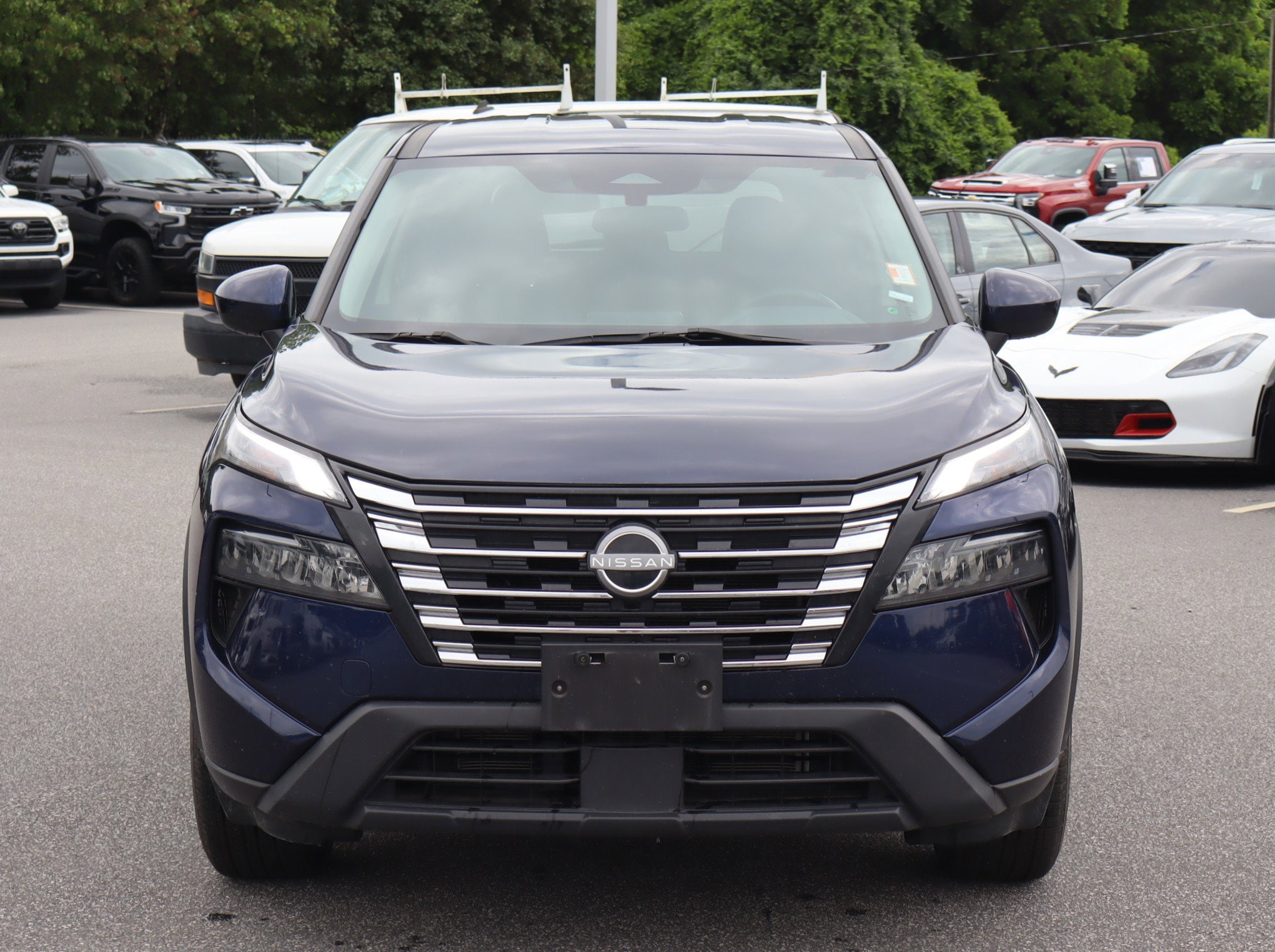 2024 Nissan Rogue SV photo 2