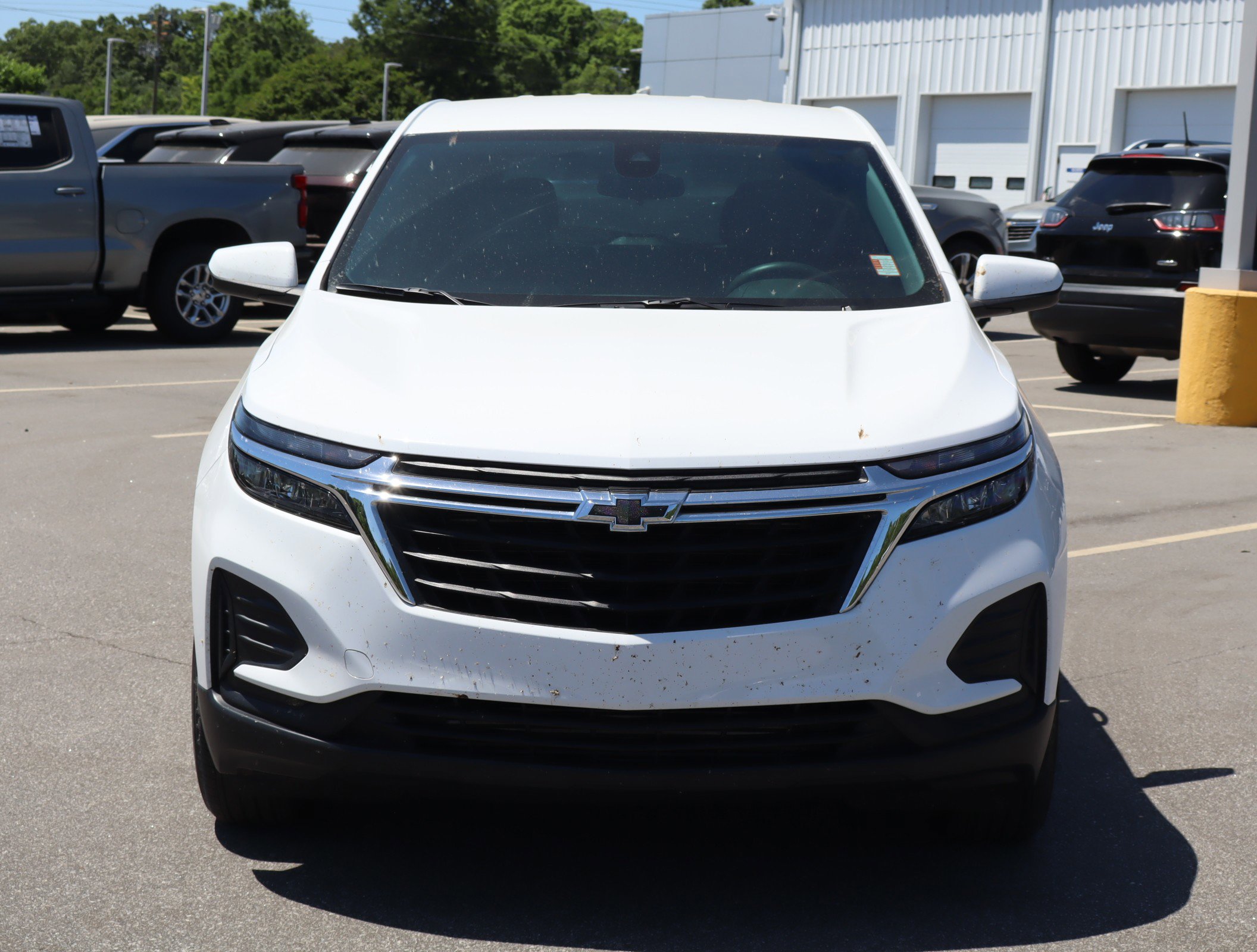 2024 Chevrolet Equinox LS photo 2