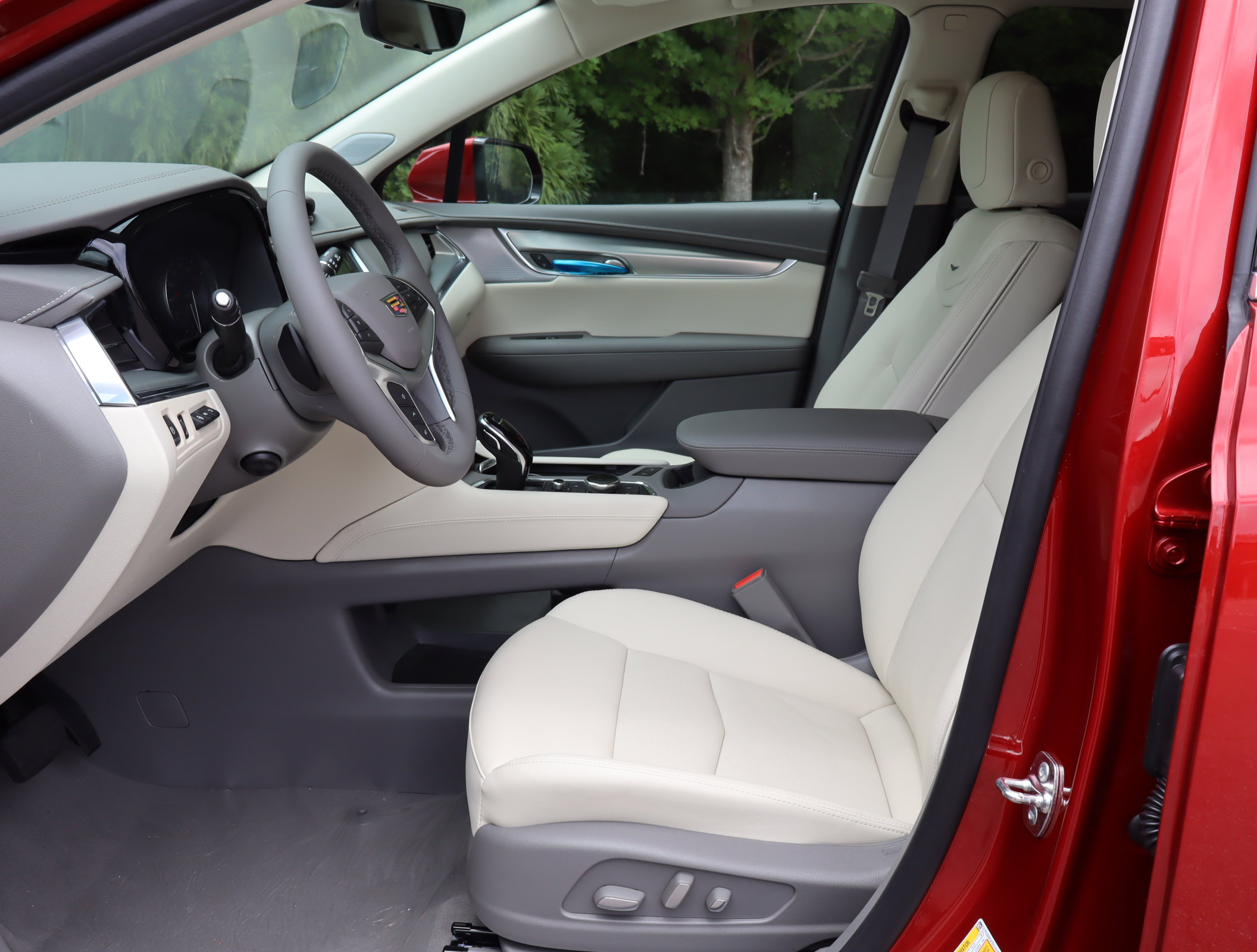 New 2026 CADILLAC XT5 For Sale in Monroe - VIN: 1GYKNDRSXTZ114135