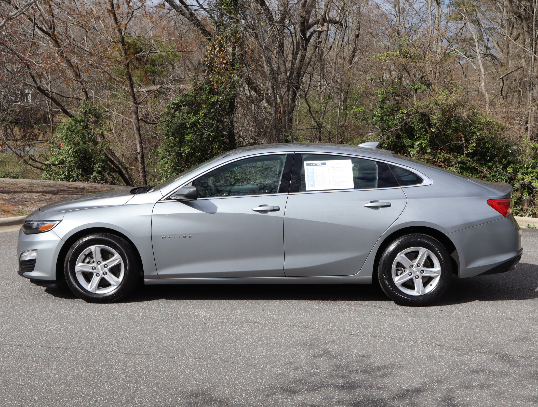 2024 Chevrolet Malibu LT photo 5