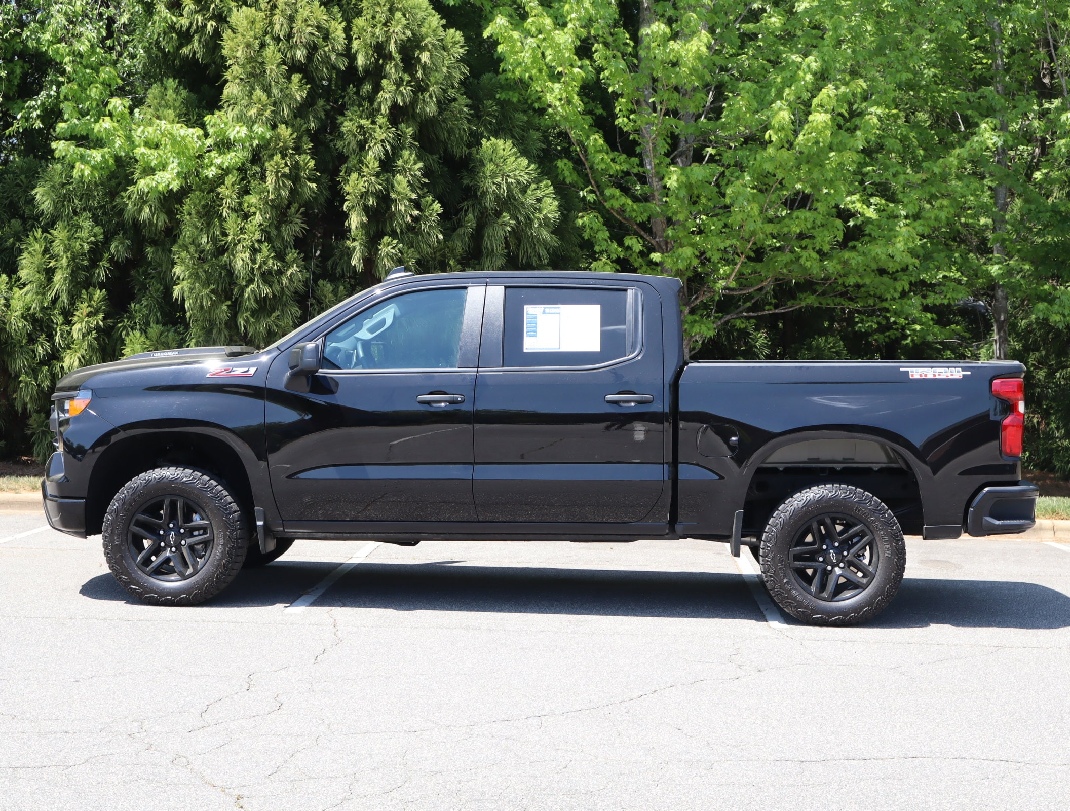 2025 Chevrolet Silverado 1500 Custom Trail Boss photo 4