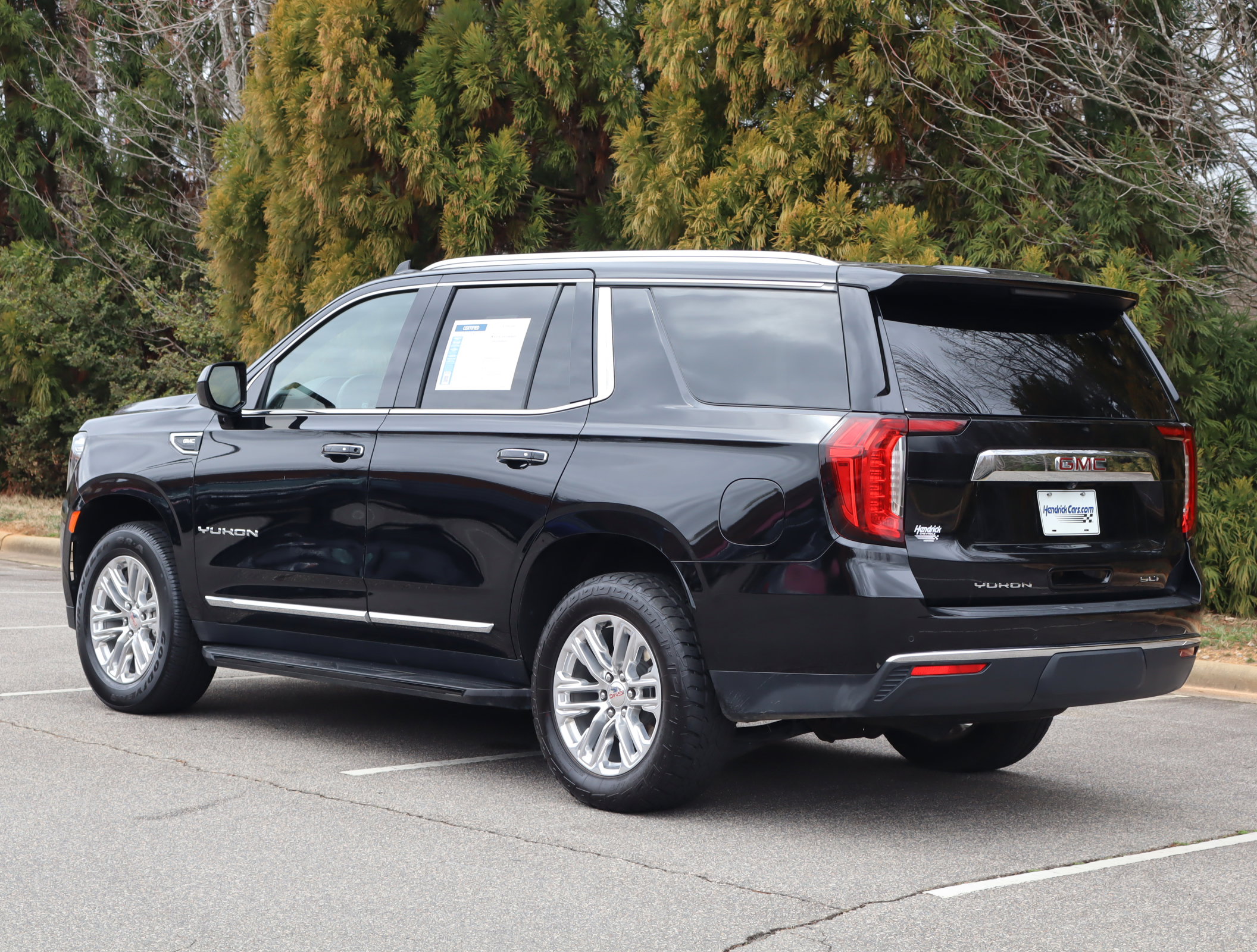 2024 GMC Yukon SLT photo 6