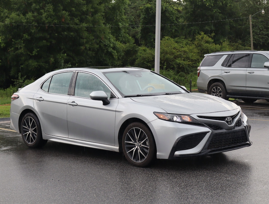 Used 2022 Toyota Camry SE Sedan