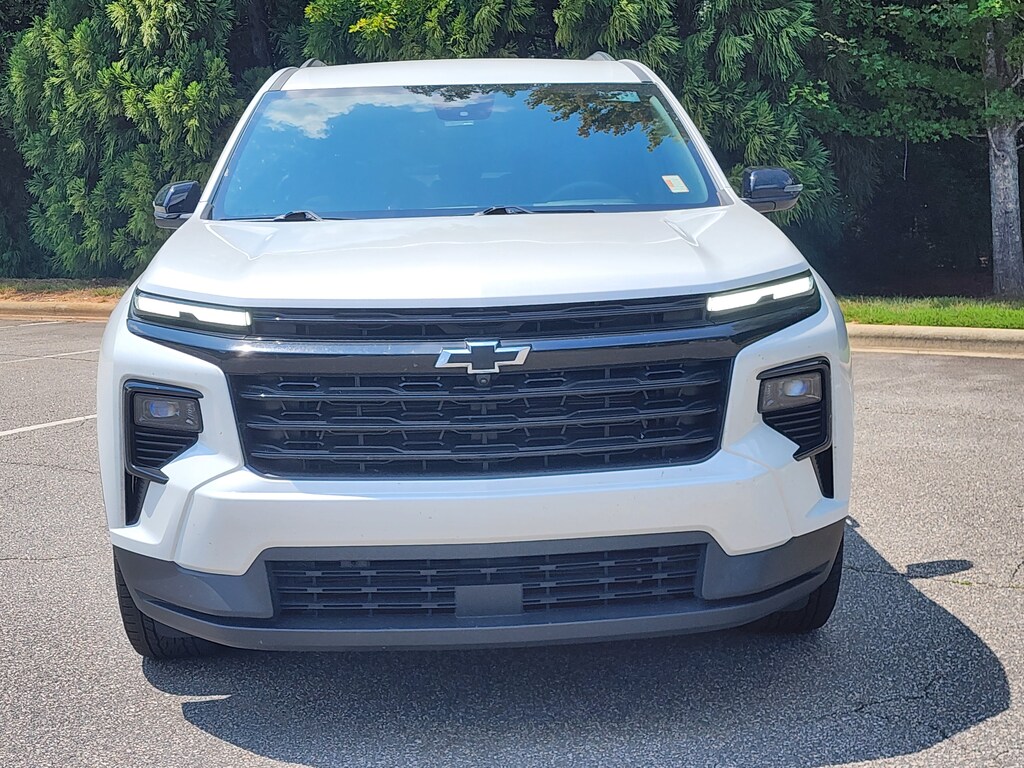 Used 2025 Chevrolet Traverse FWD LT SUV