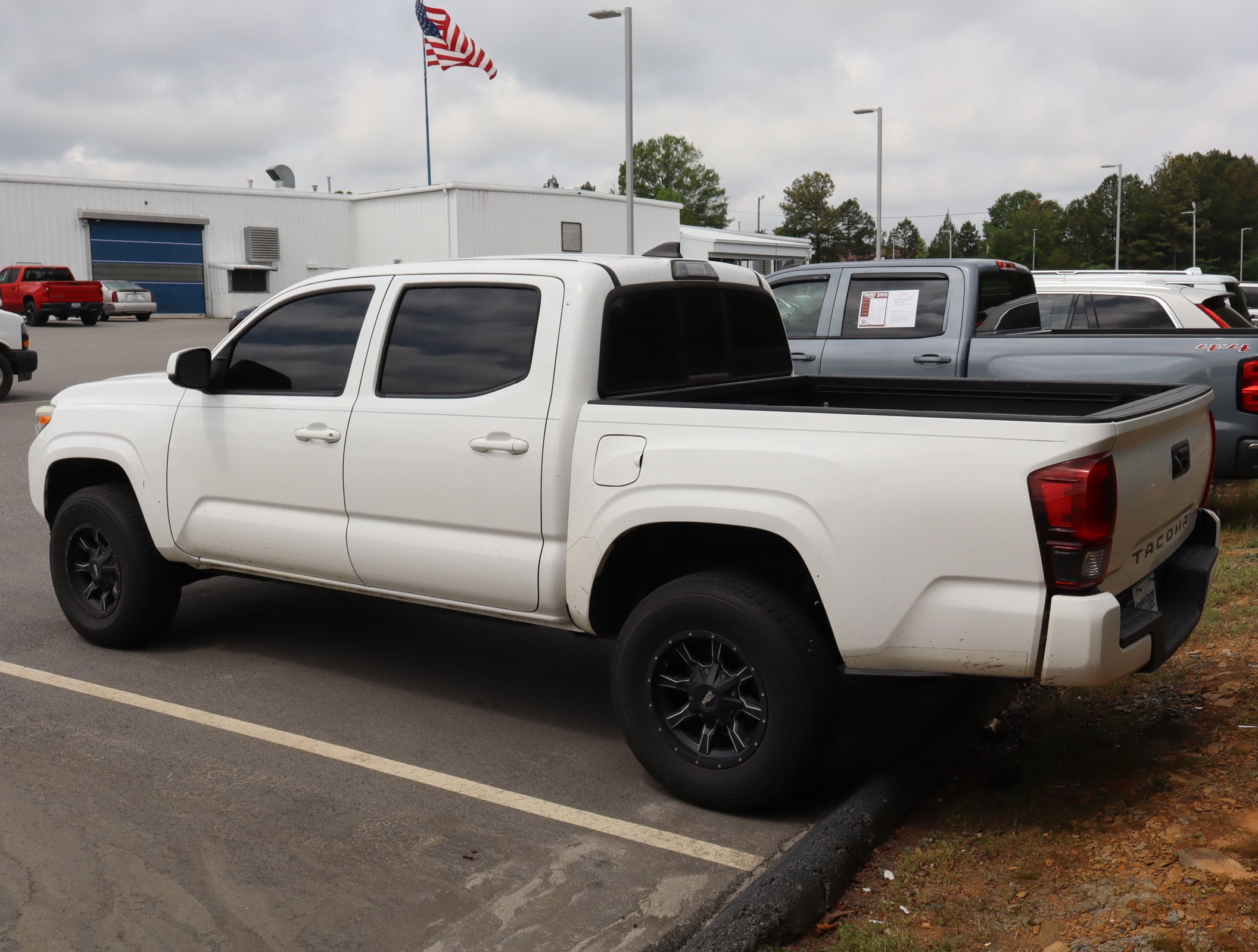 2018 Toyota Tacoma SR photo 5