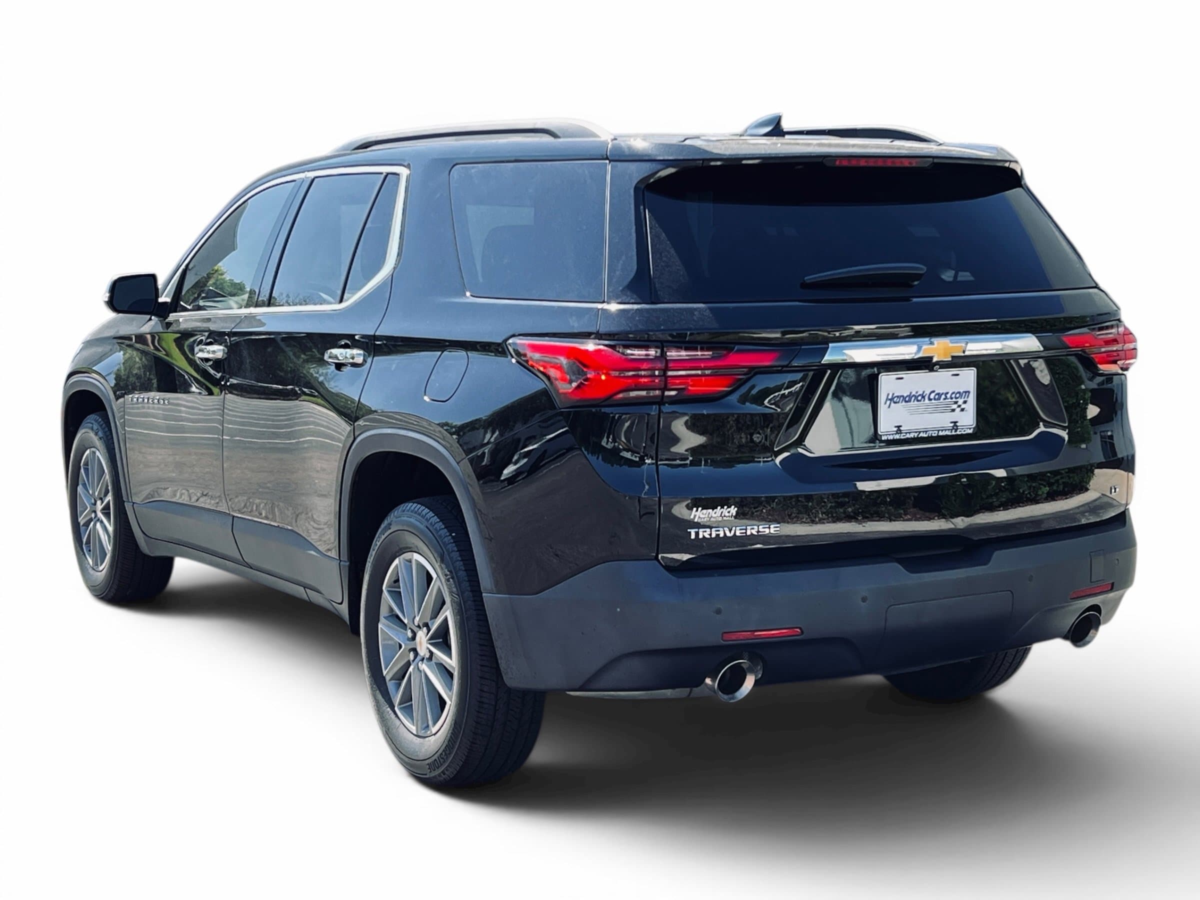 2023 Chevrolet Traverse LT Cloth photo 3