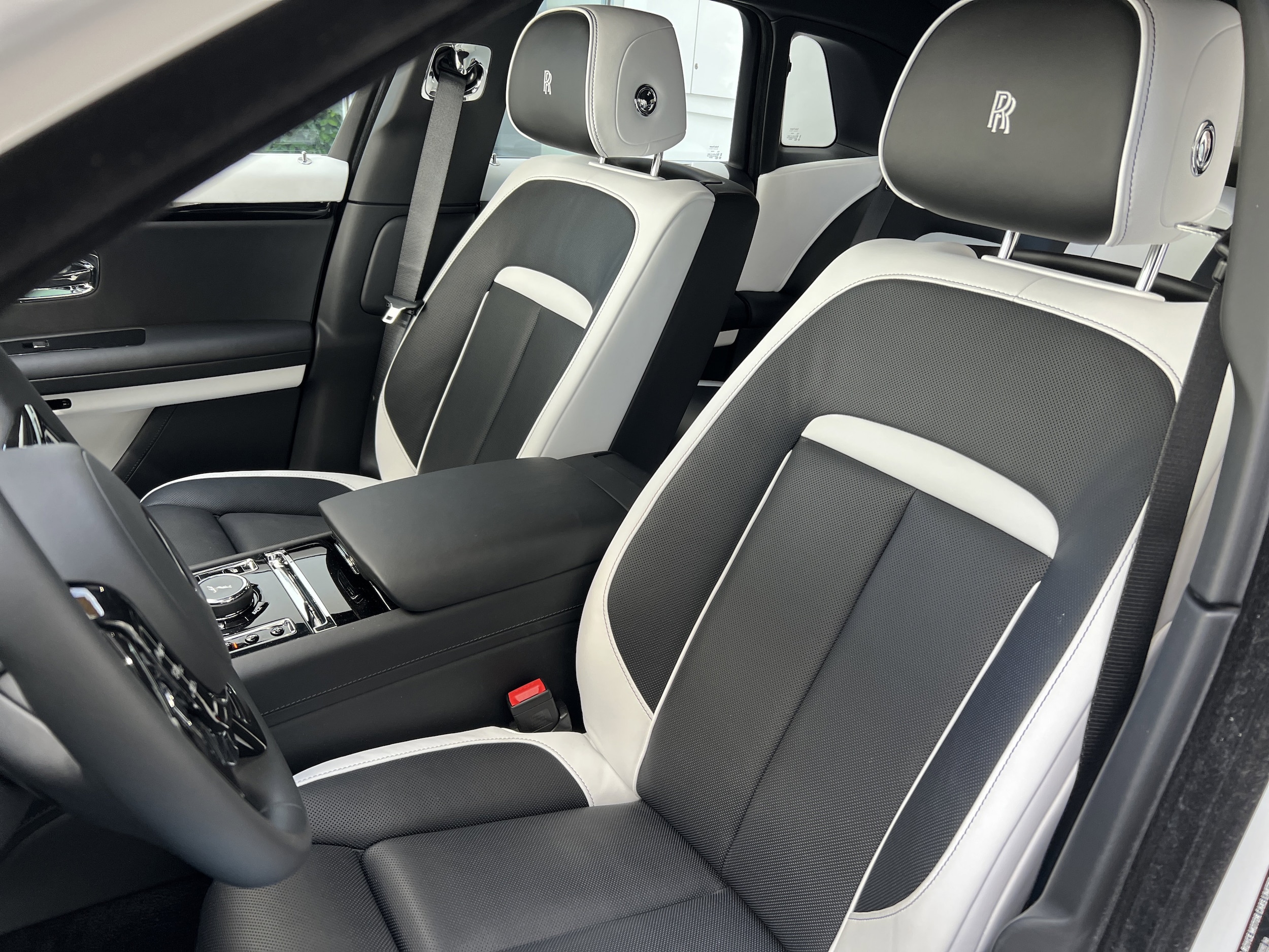 2026 Rolls-Royce Ghost photo 2