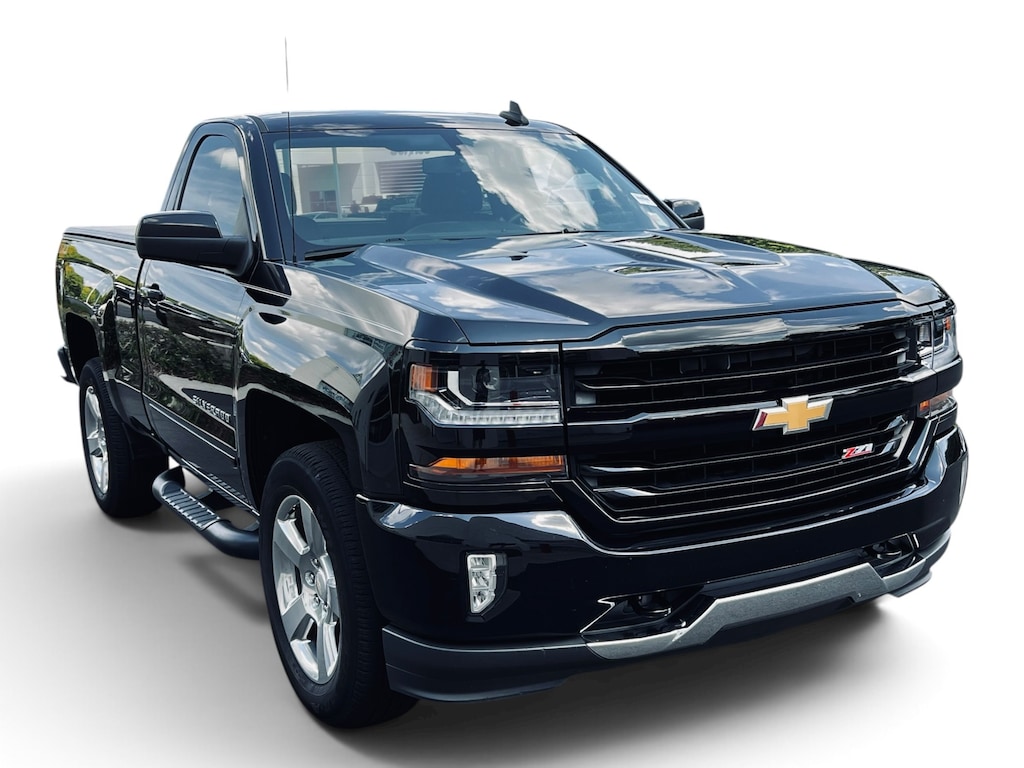 Used 2017 Chevrolet Silverado 1500 LT Pickup