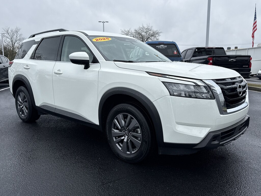 Used 2025 Nissan Pathfinder SV SUV
