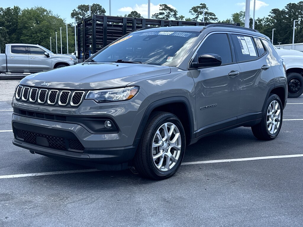 Used 2023 Jeep Compass Latitude Lux SUV