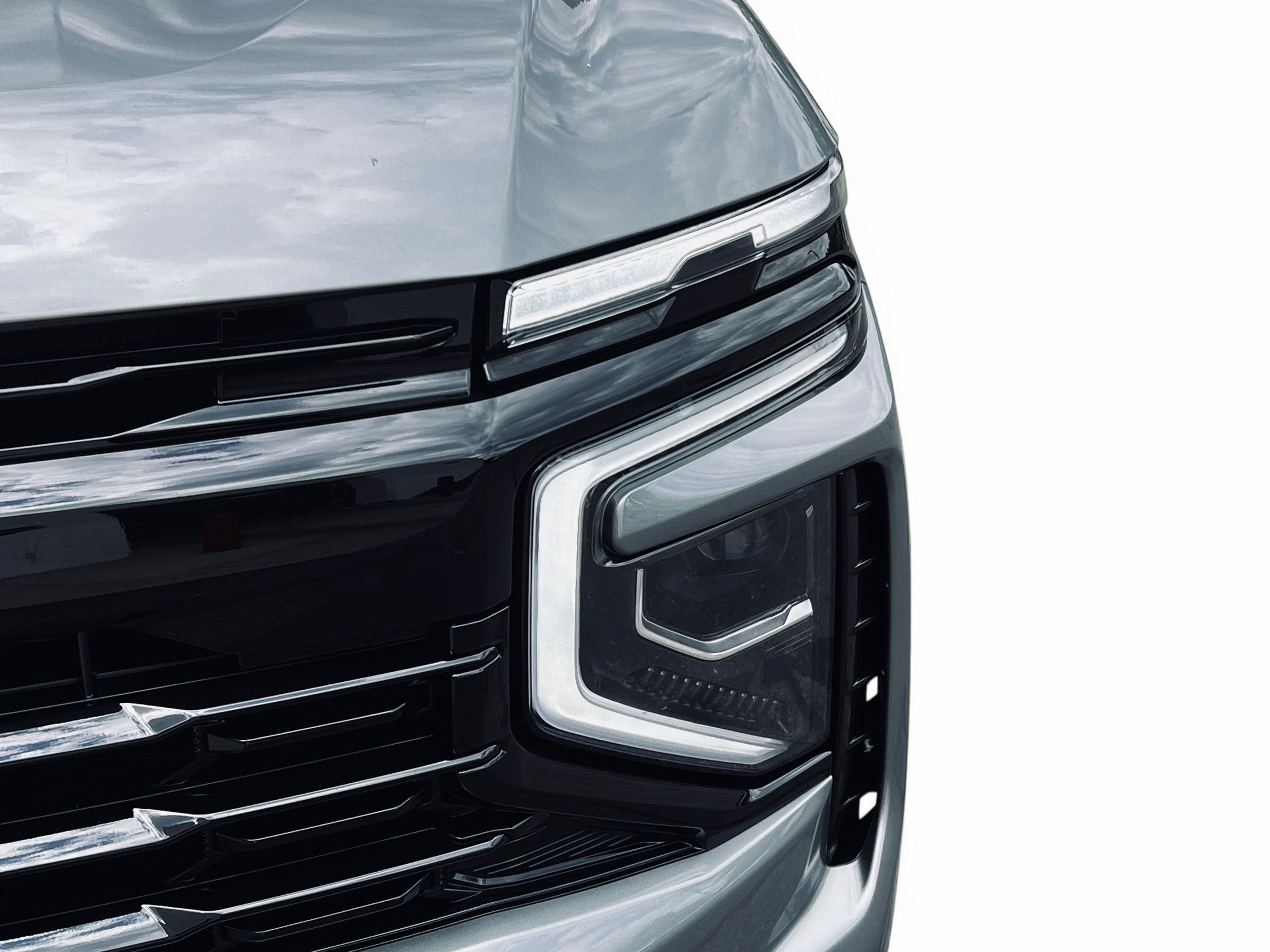 2025 Chevrolet Suburban RST photo 4