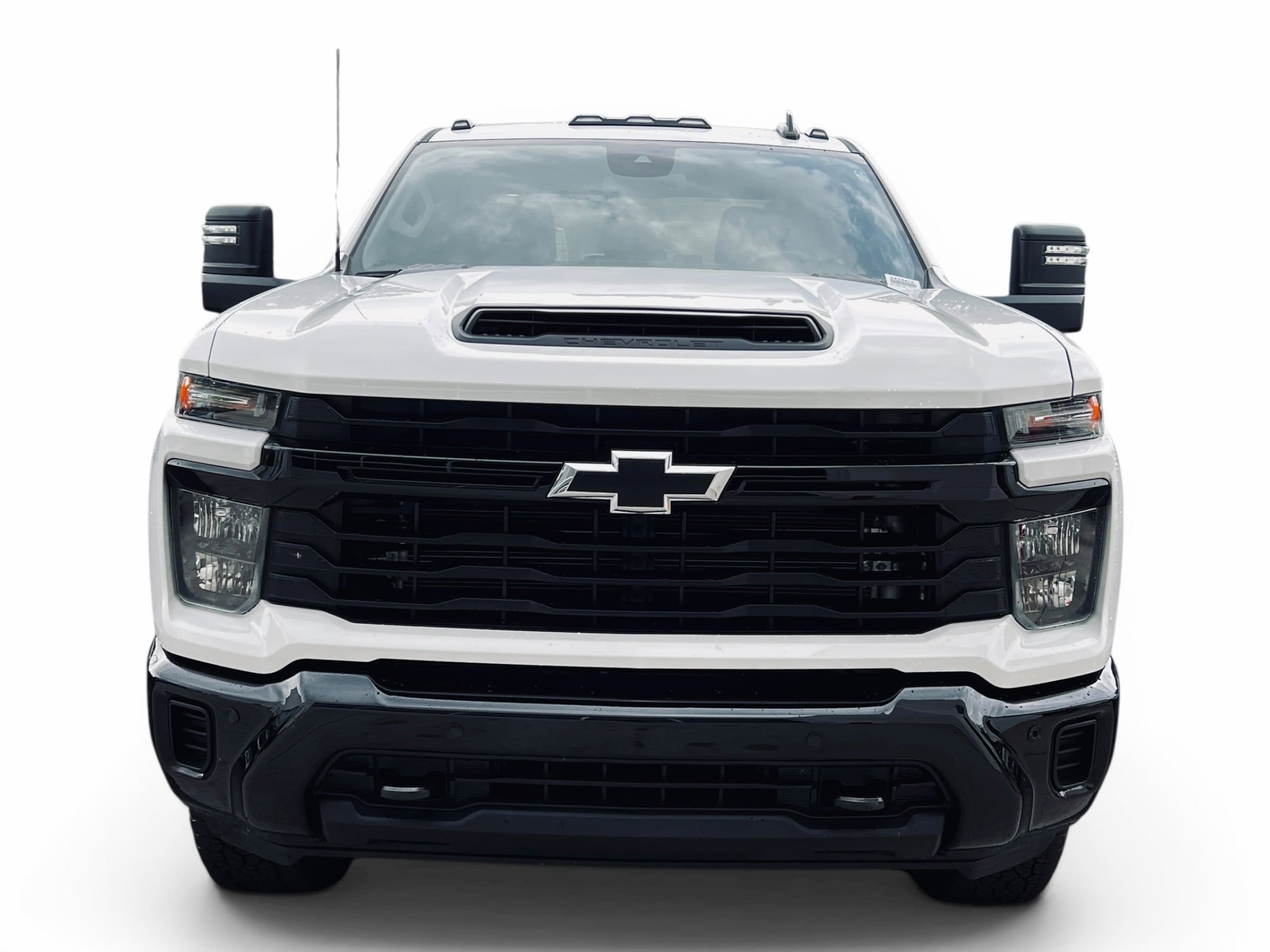 2025 Chevrolet Silverado 2500HD Custom photo 2