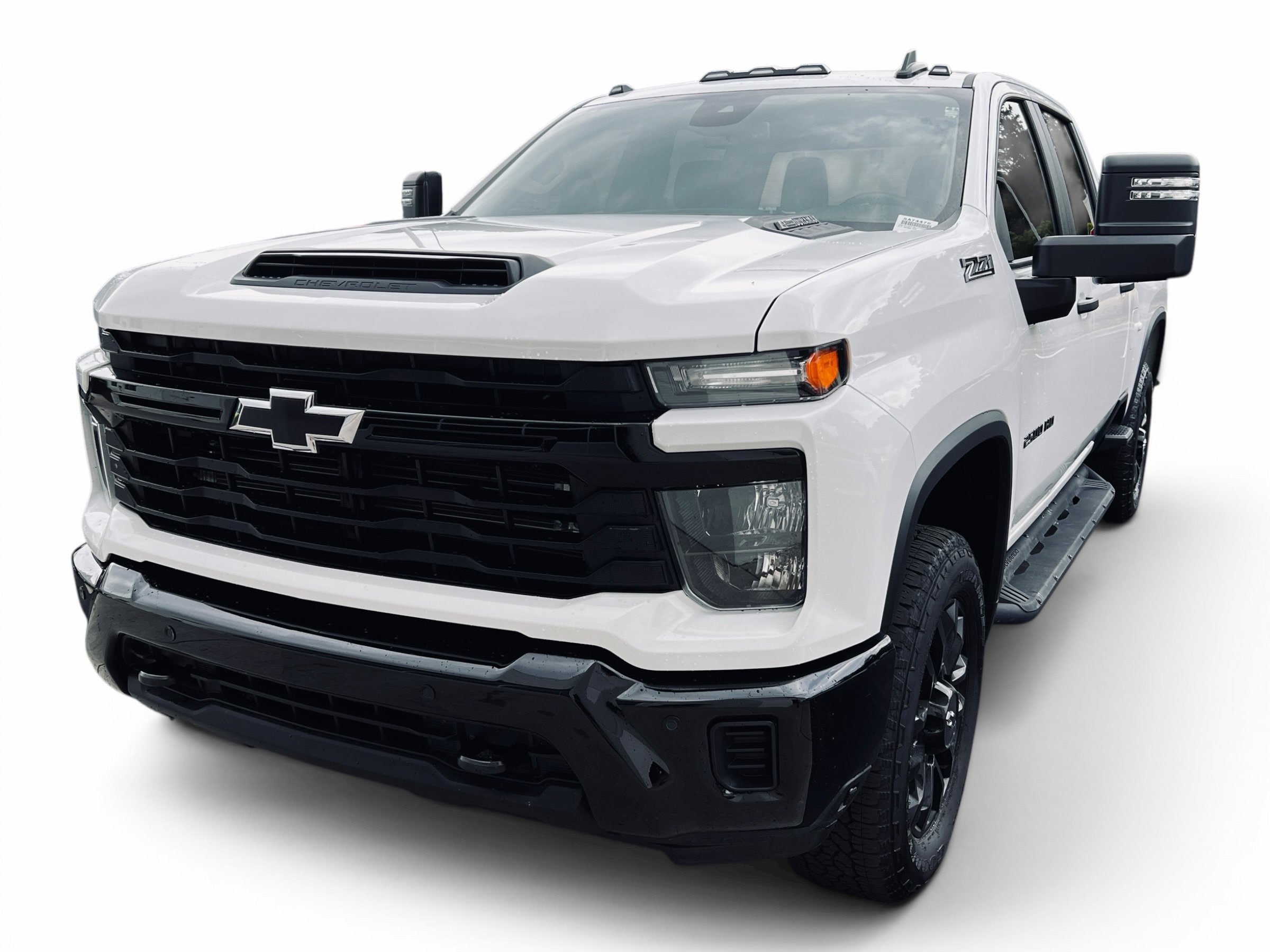 2025 Chevrolet Silverado 2500HD Custom photo 4