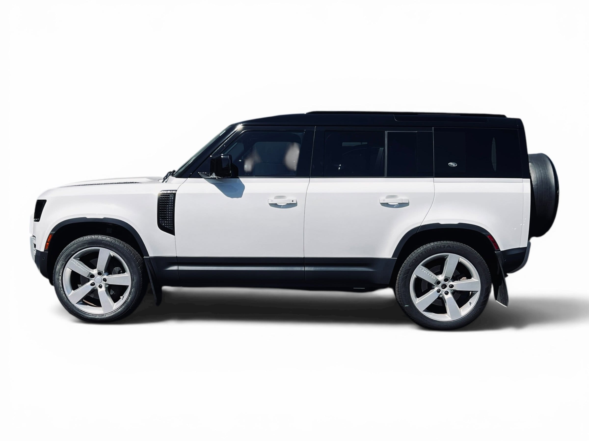2023 Land Rover Defender SE photo 5