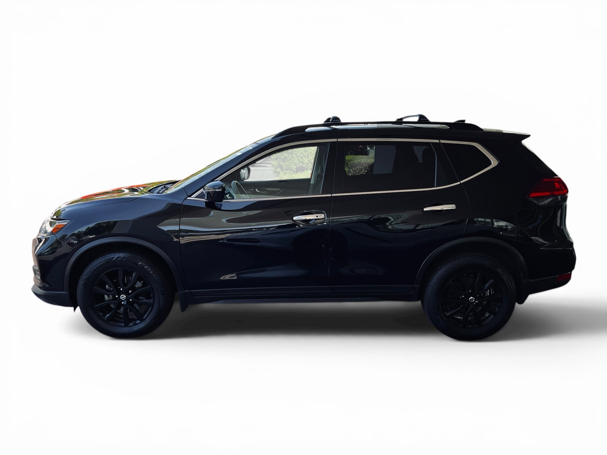 2017 Nissan Rogue SV photo 6