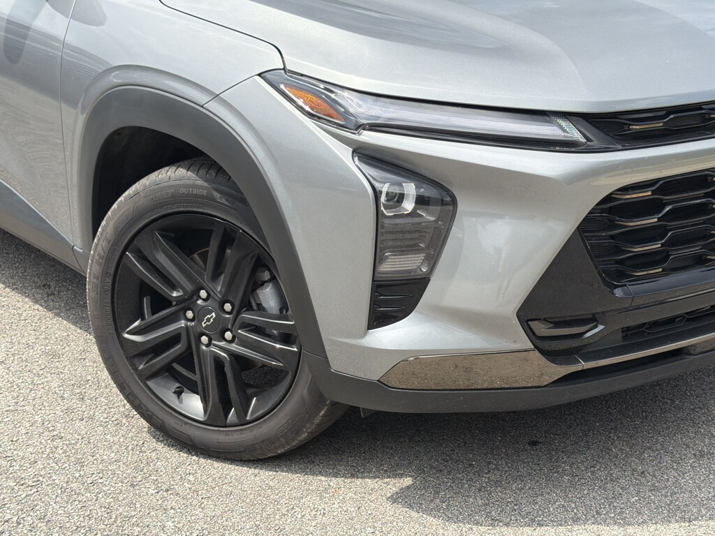 Used 2025 Chevrolet Trax ACTIV SUV