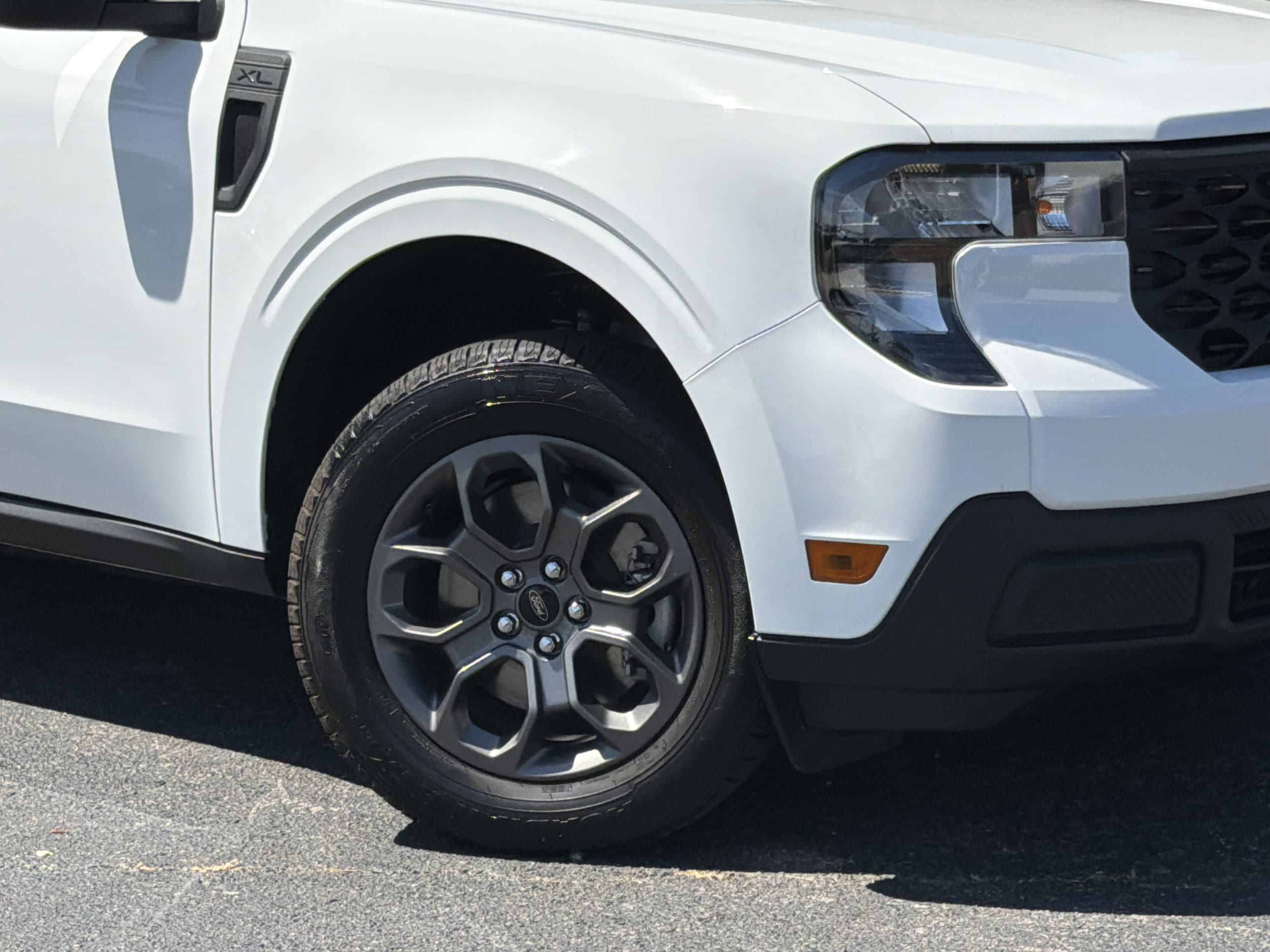 2026 Ford Maverick XL photo 2