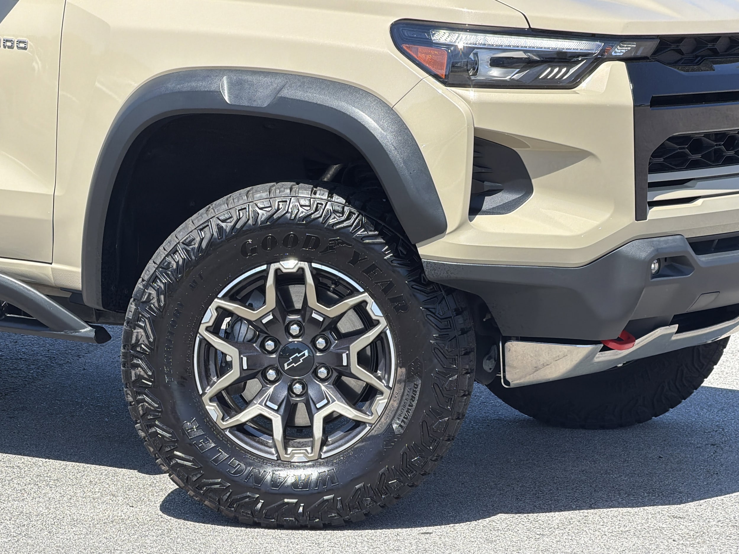 2024 Chevrolet Colorado 4WD ZR2 photo 2