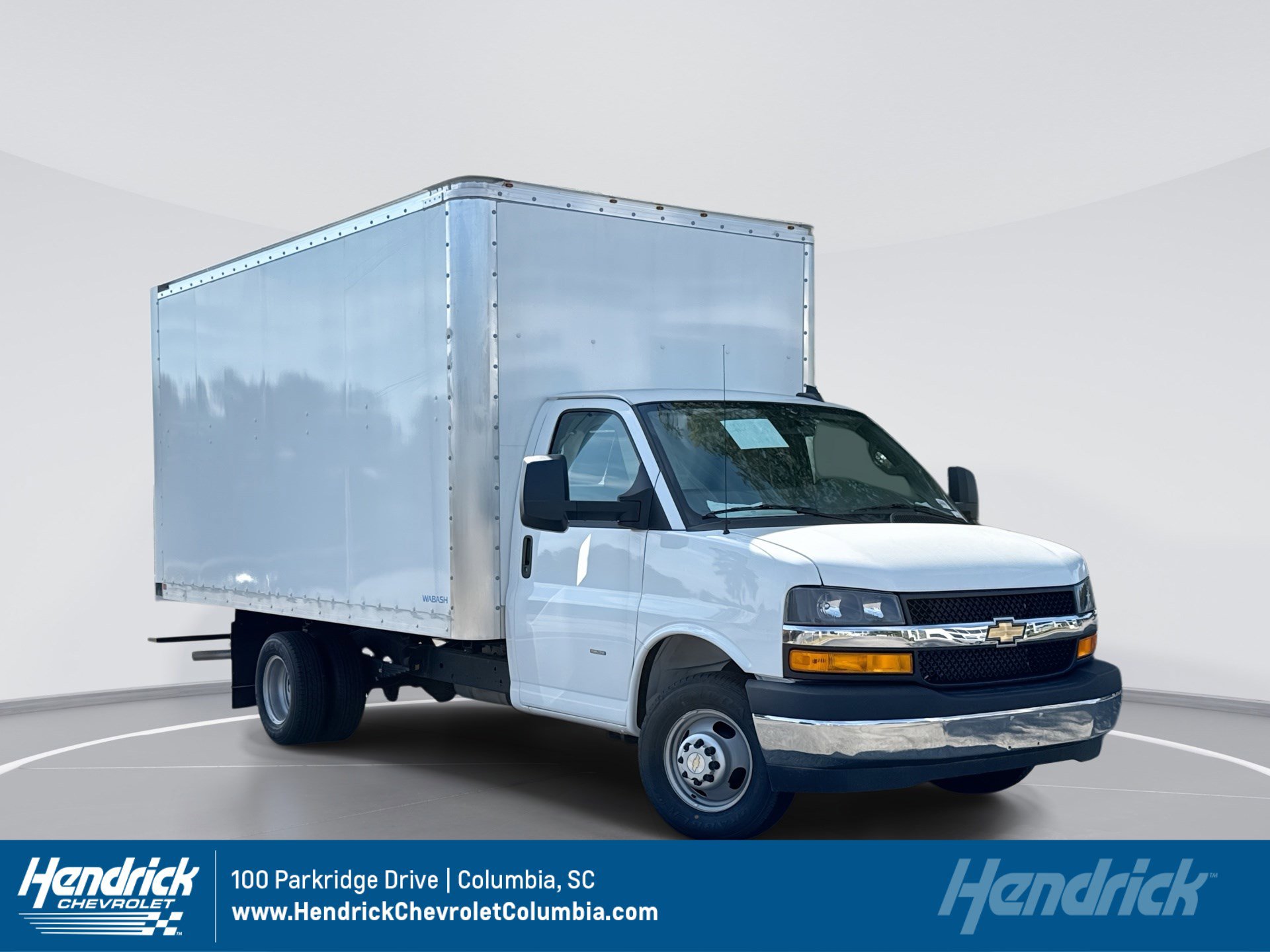 2025 Chevrolet Express Cutaway Base's photo