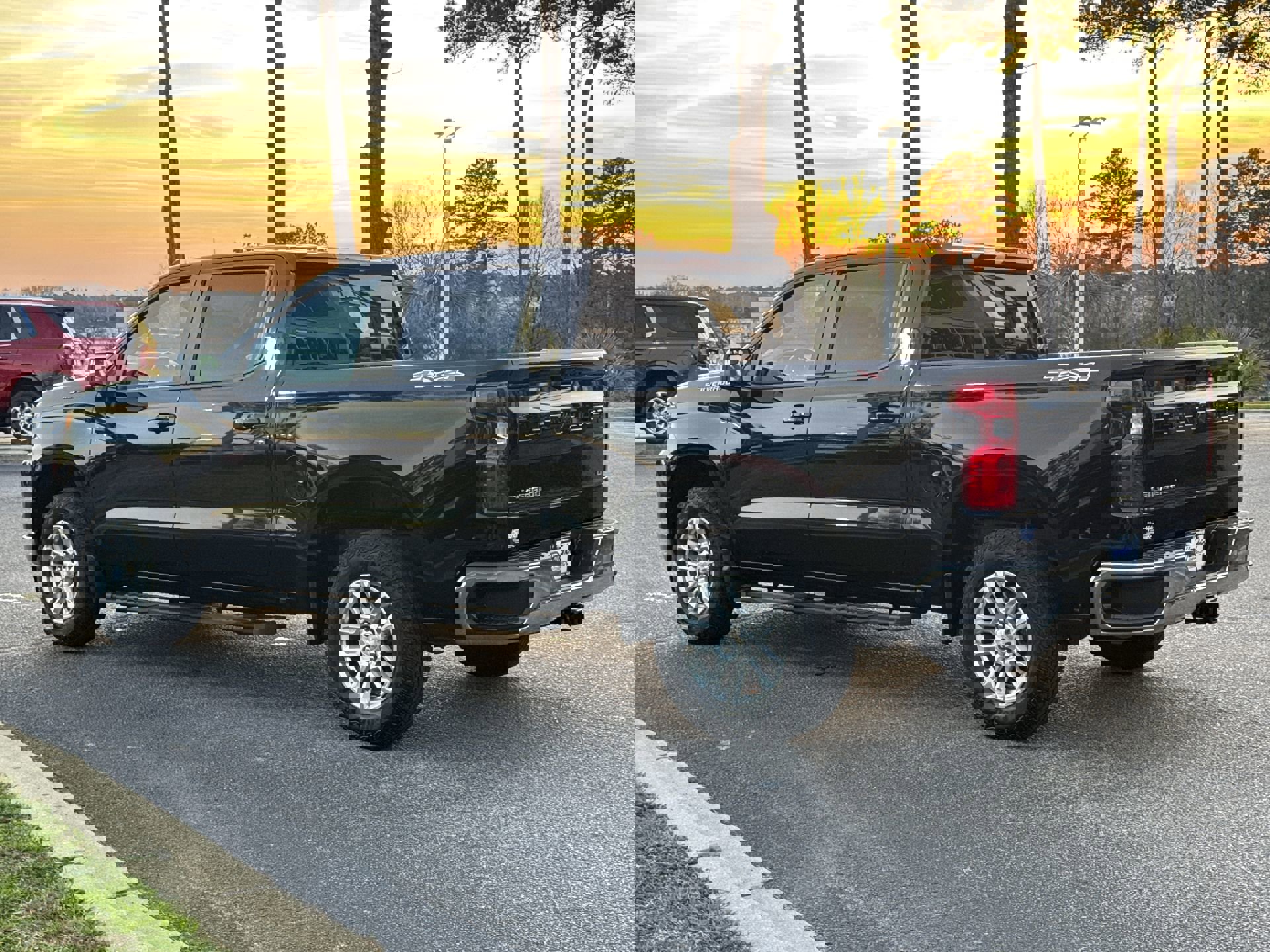 2023 Chevrolet Silverado 1500 LT photo 6