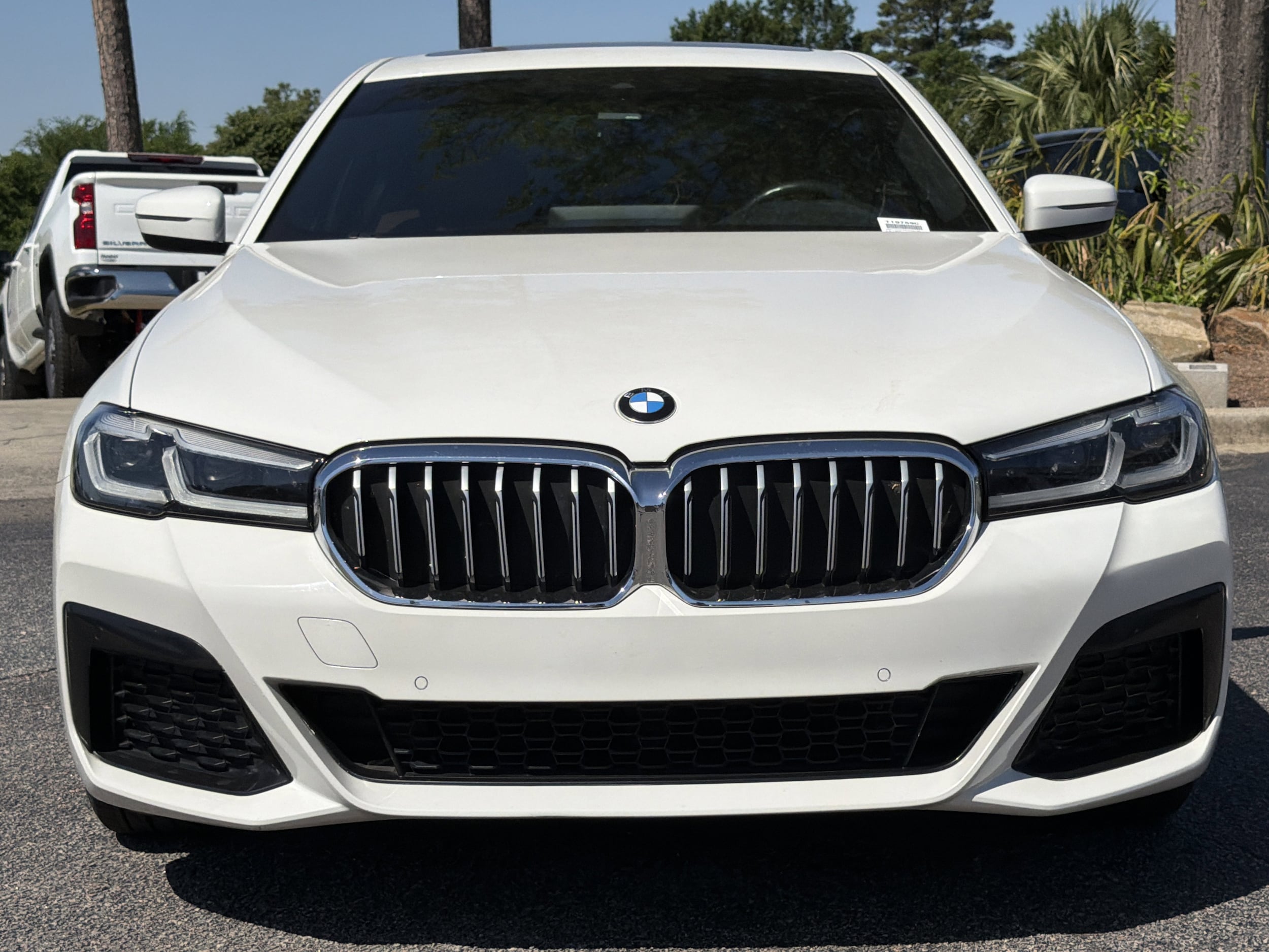 2021 BMW 5 Series 530e photo 4