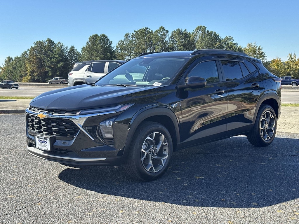Used 2025 Chevrolet Trax LT SUV