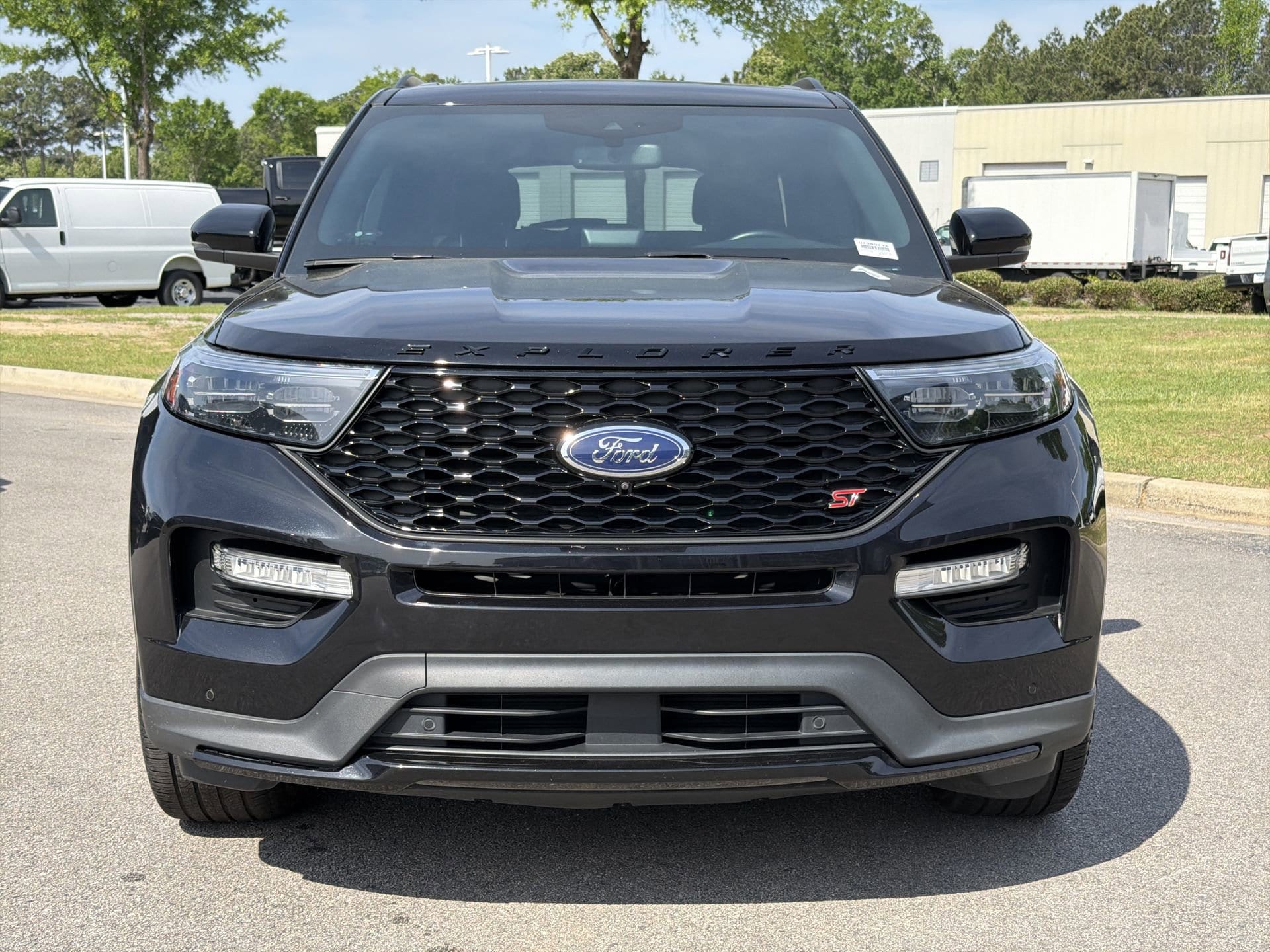 2023 Ford Explorer ST photo 2
