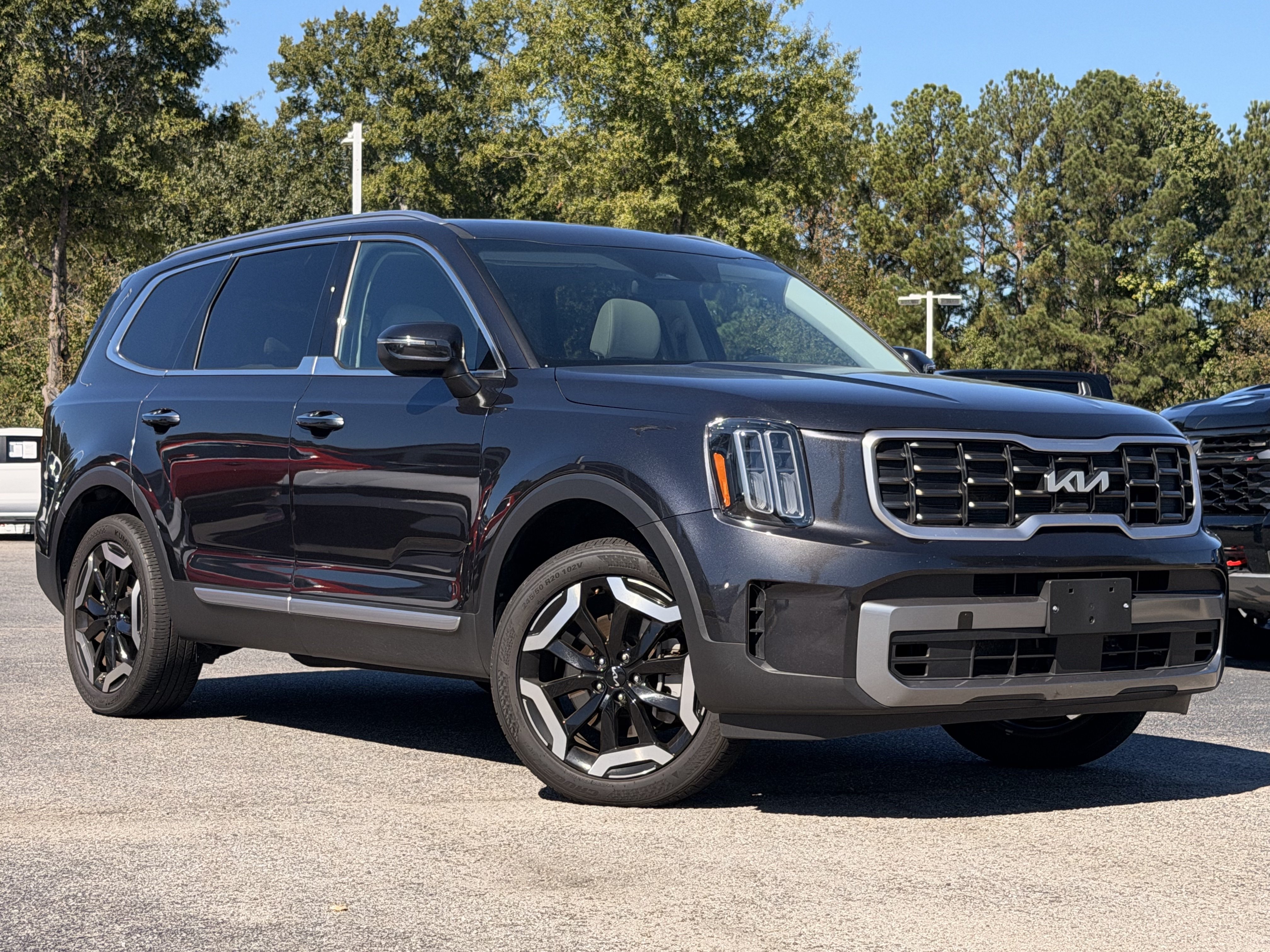 Used 2025 Kia Telluride S SUV