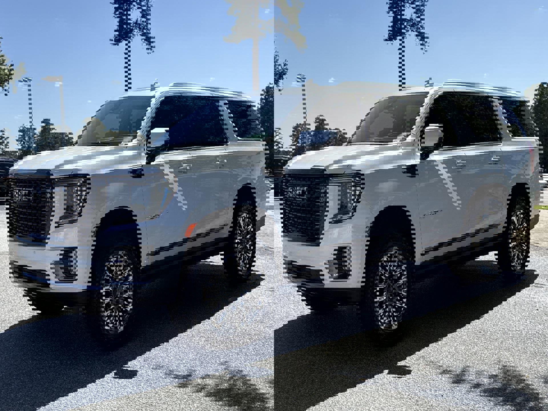 2023 Gmc Yukon XL Denali Ultimate photo 3