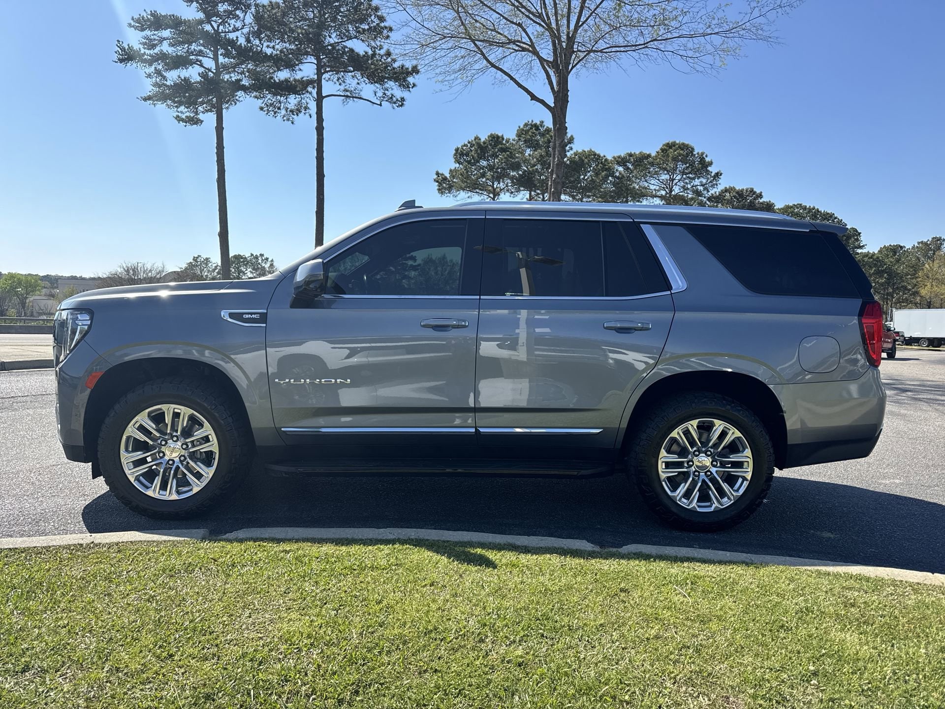 2022 GMC Yukon SLT photo 5