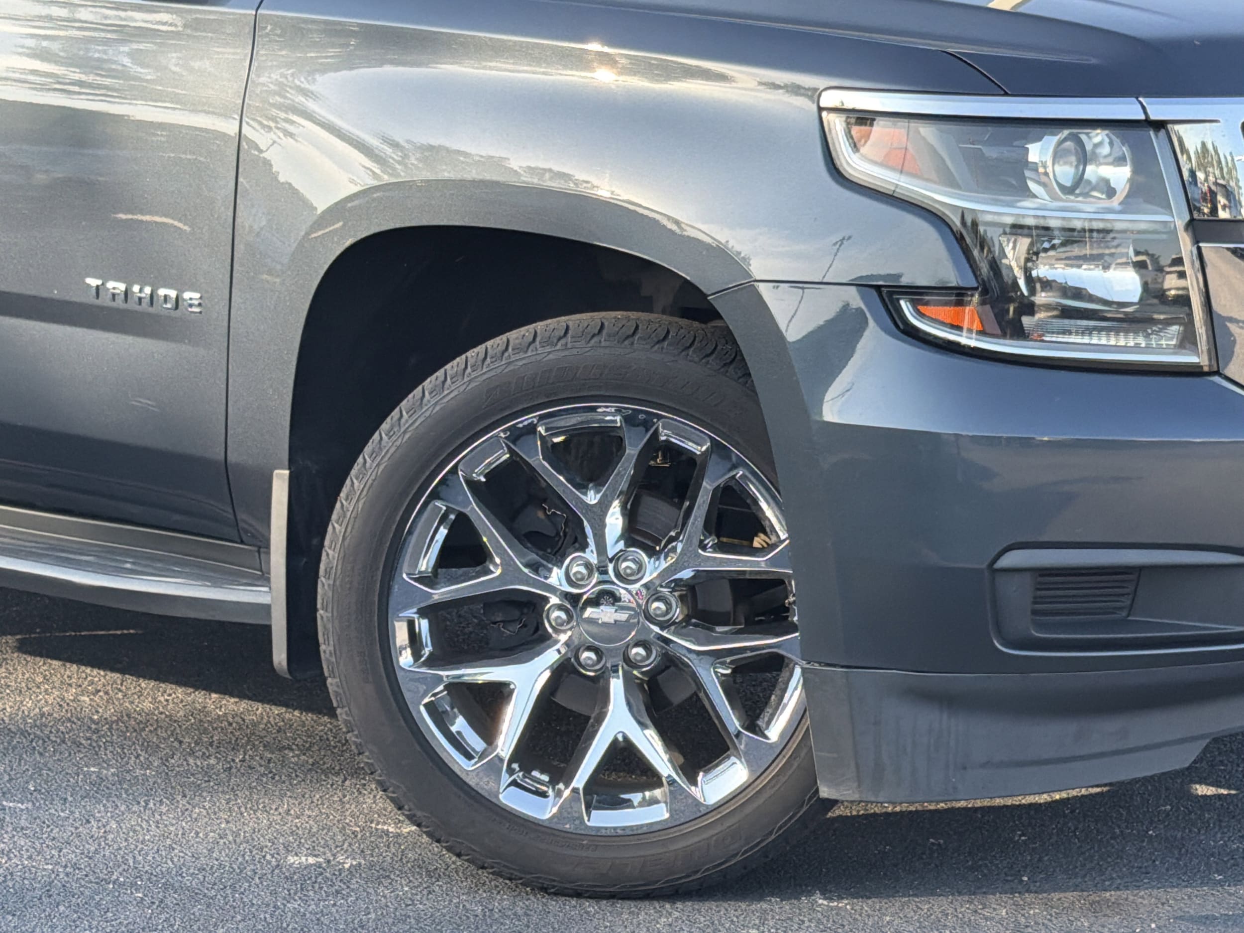 2020 Chevrolet Tahoe LT photo 3