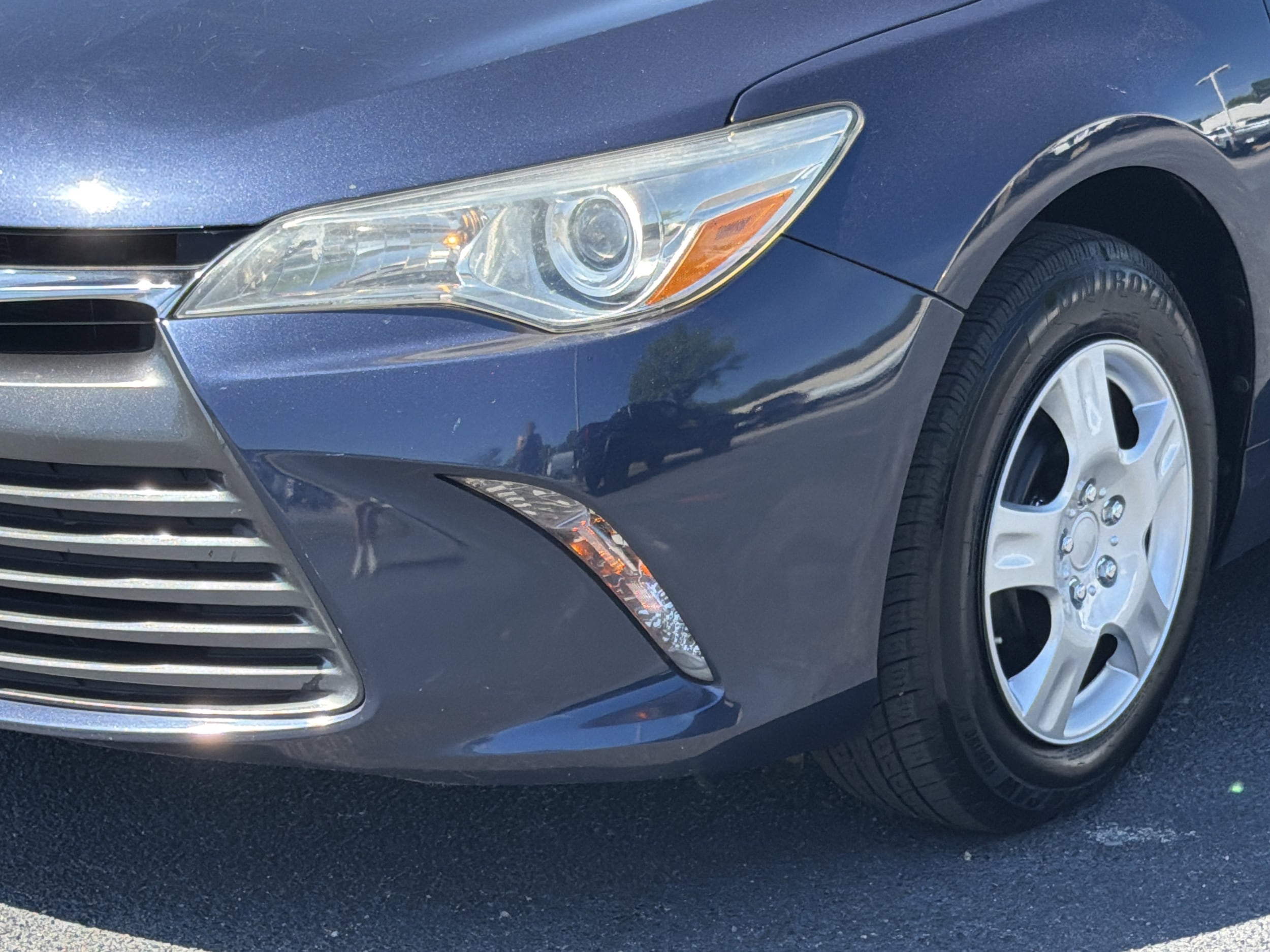 2015 Toyota Camry LE photo 6