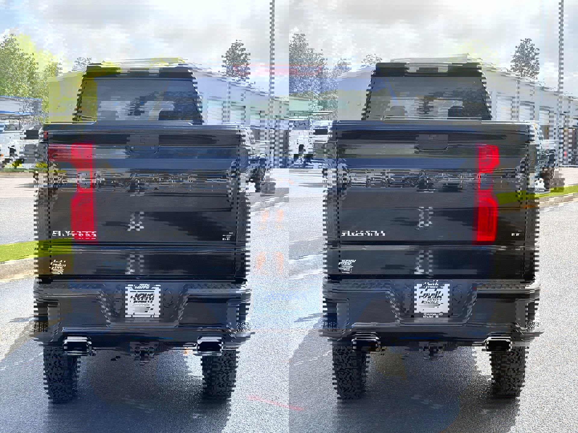 2021 Chevrolet Silverado 1500 LT Trail Boss photo 3