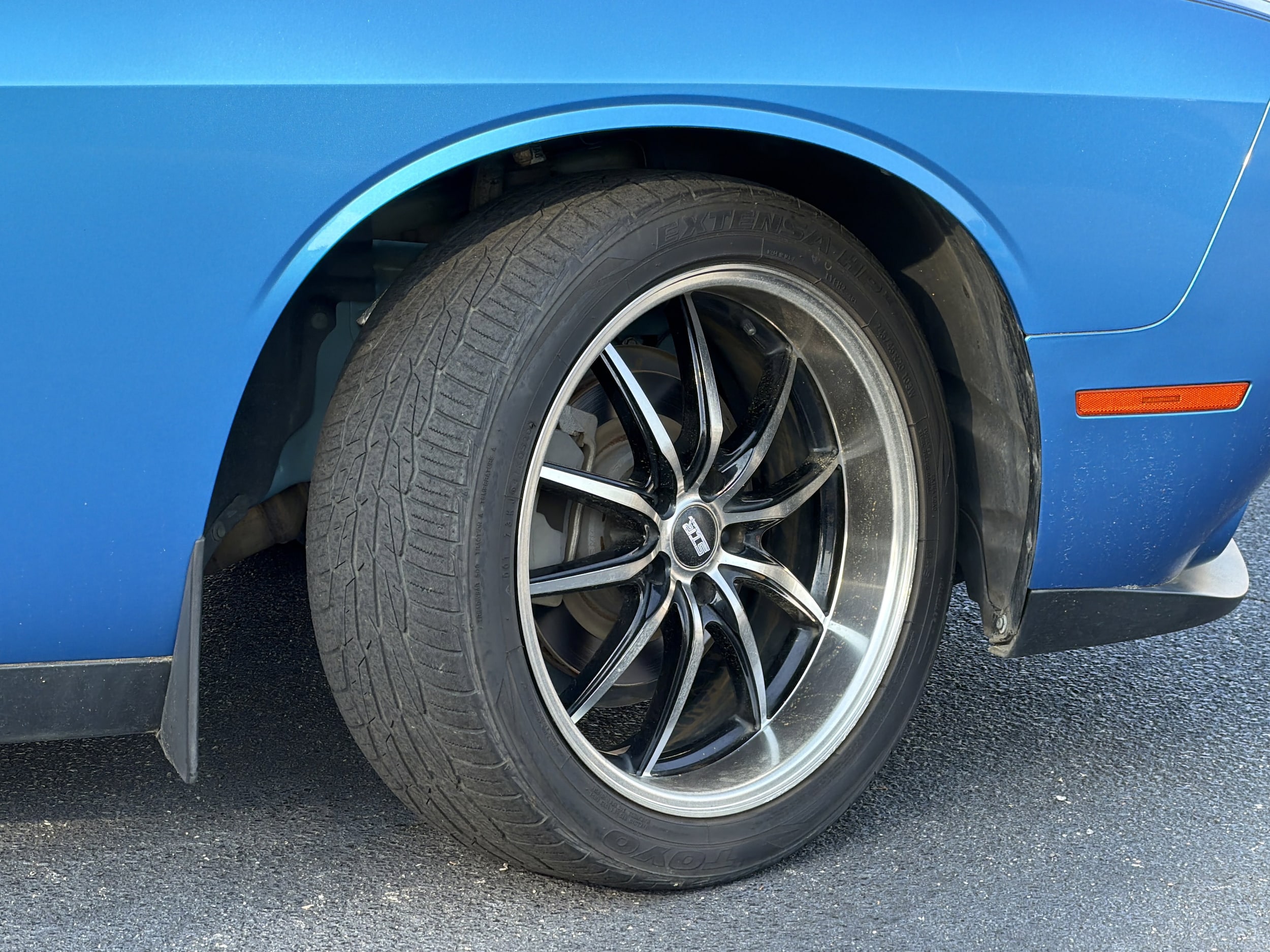 2019 Dodge Challenger SXT photo 4