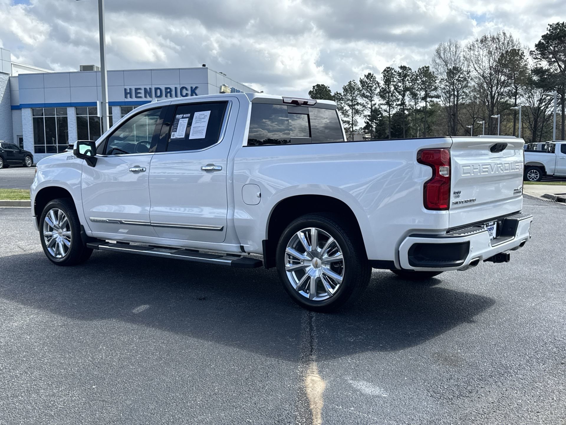 2023 Chevrolet Silverado 1500 High Country photo 6
