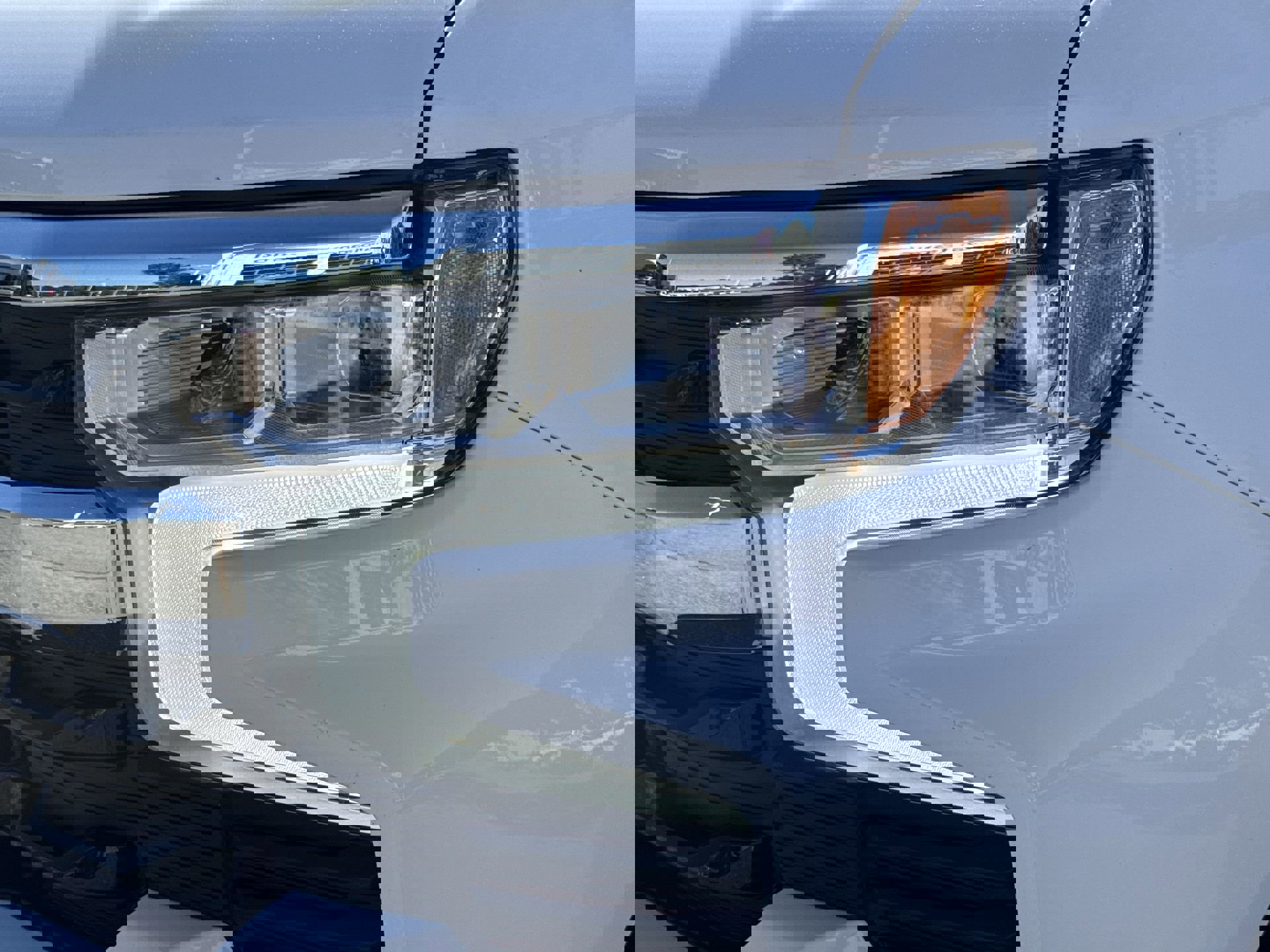 2025 Chevrolet Silverado 1500 LT photo 4