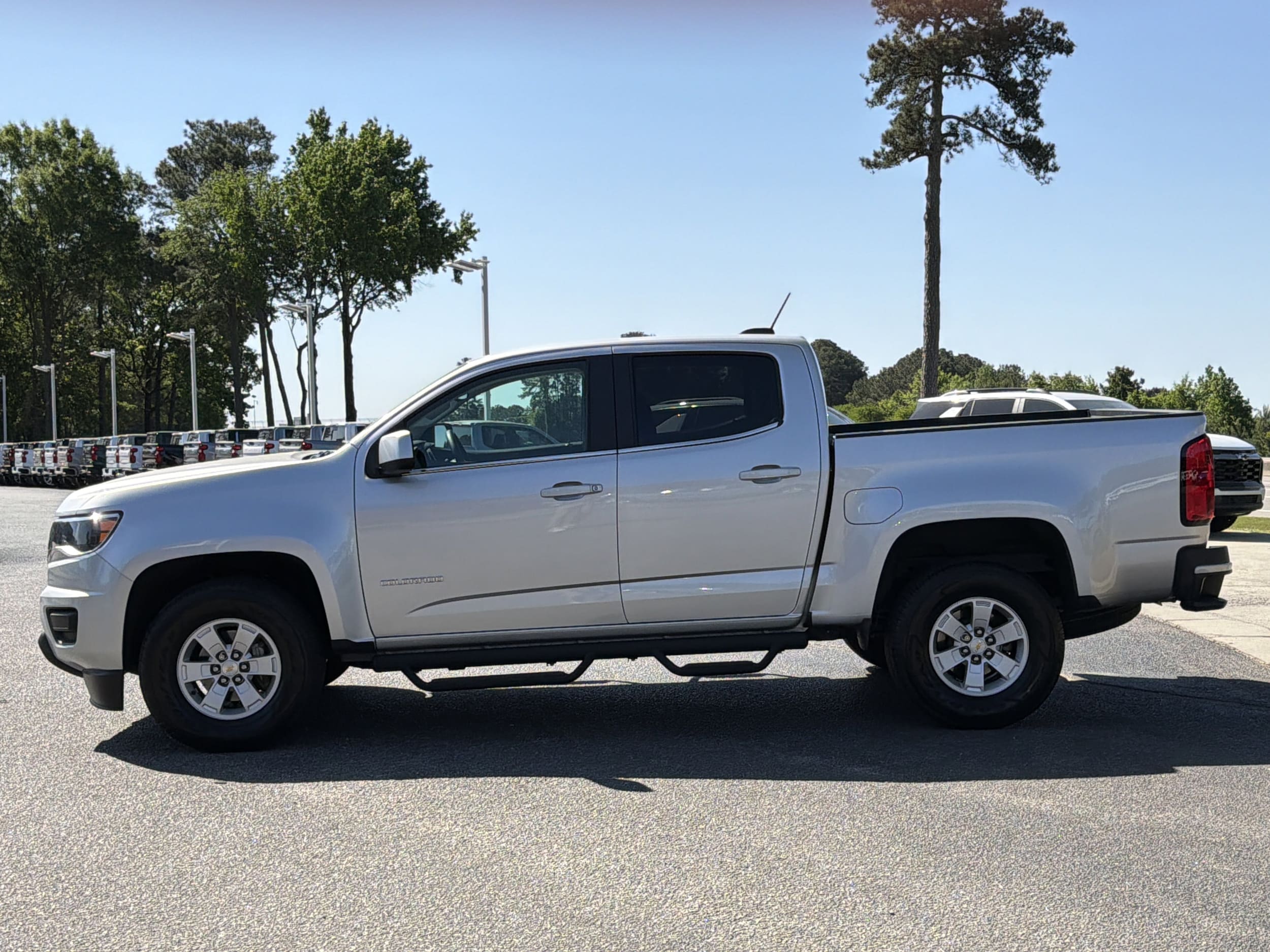 2020 Chevrolet Colorado 2WD Work Truck photo 3